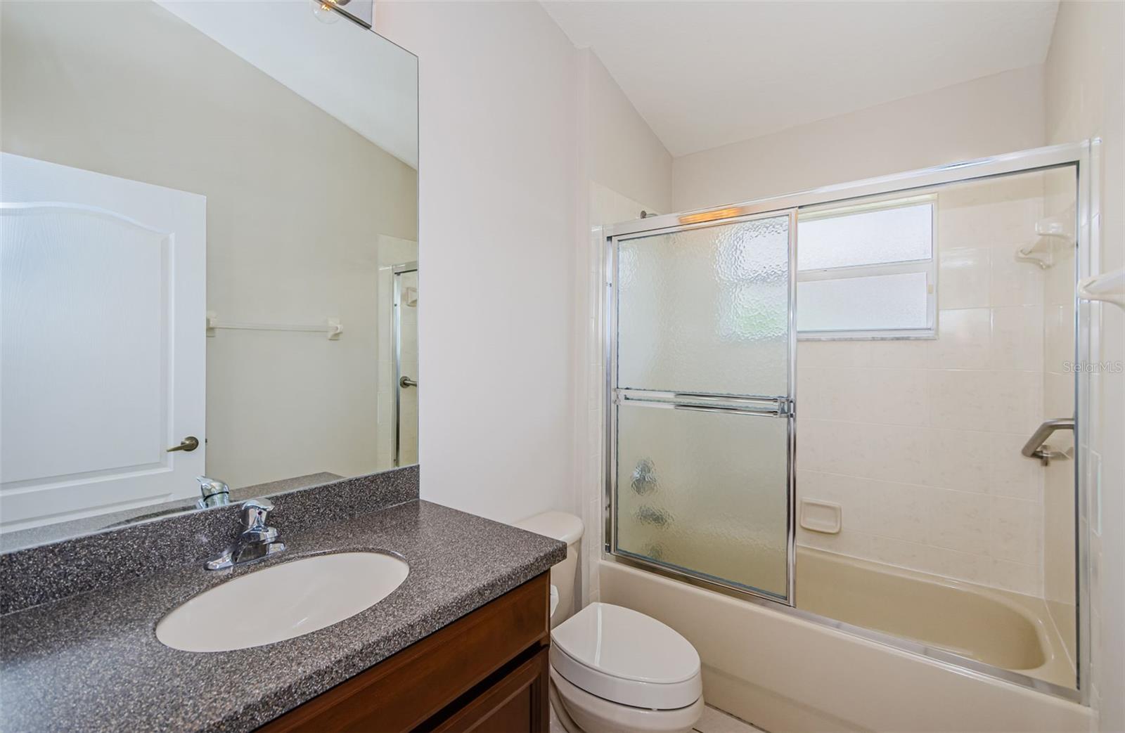 Image 32 of 88 For 617 Glastonbury Court