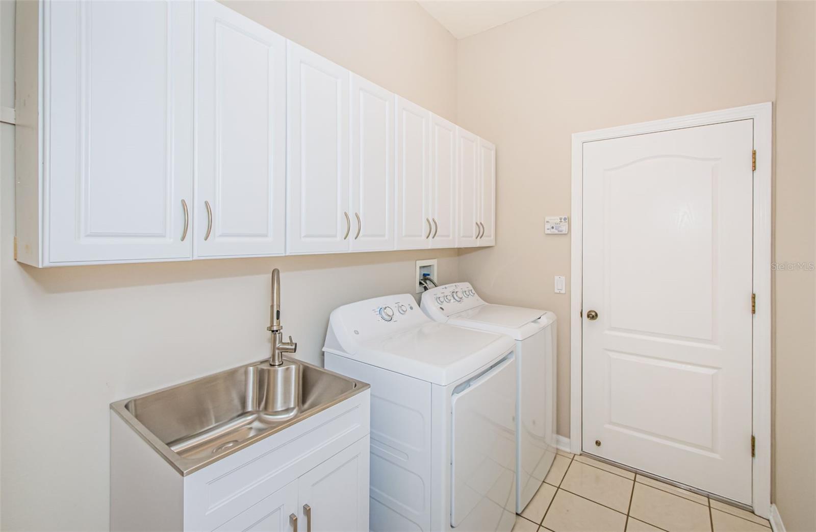 Image 34 of 88 For 617 Glastonbury Court
