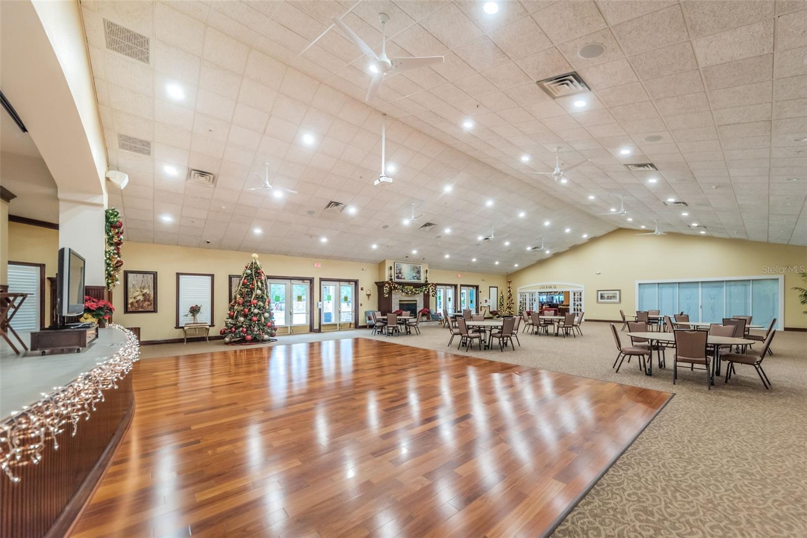 Image 46 of 88 For 617 Glastonbury Court