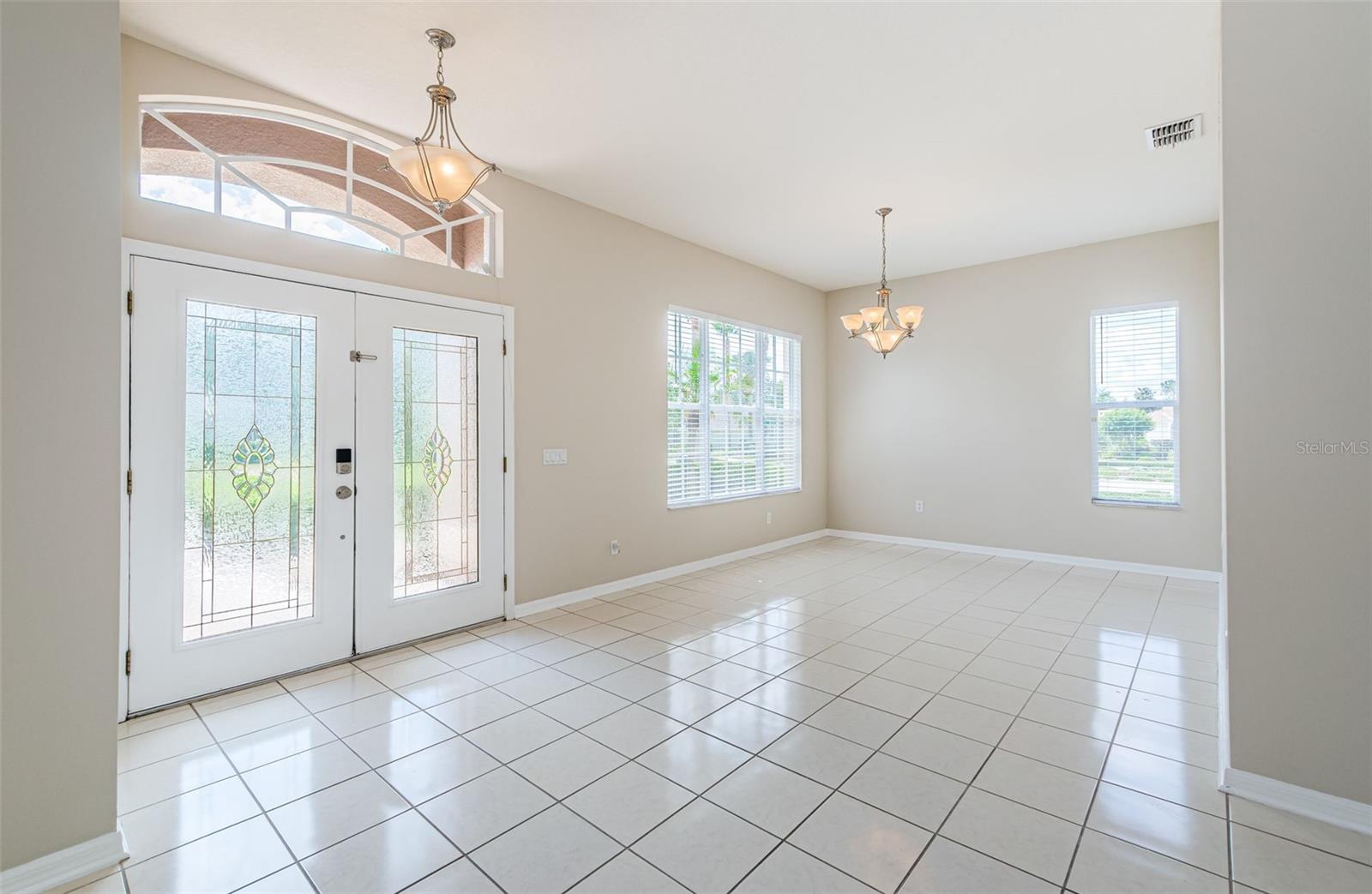 Image 8 of 88 For 617 Glastonbury Court