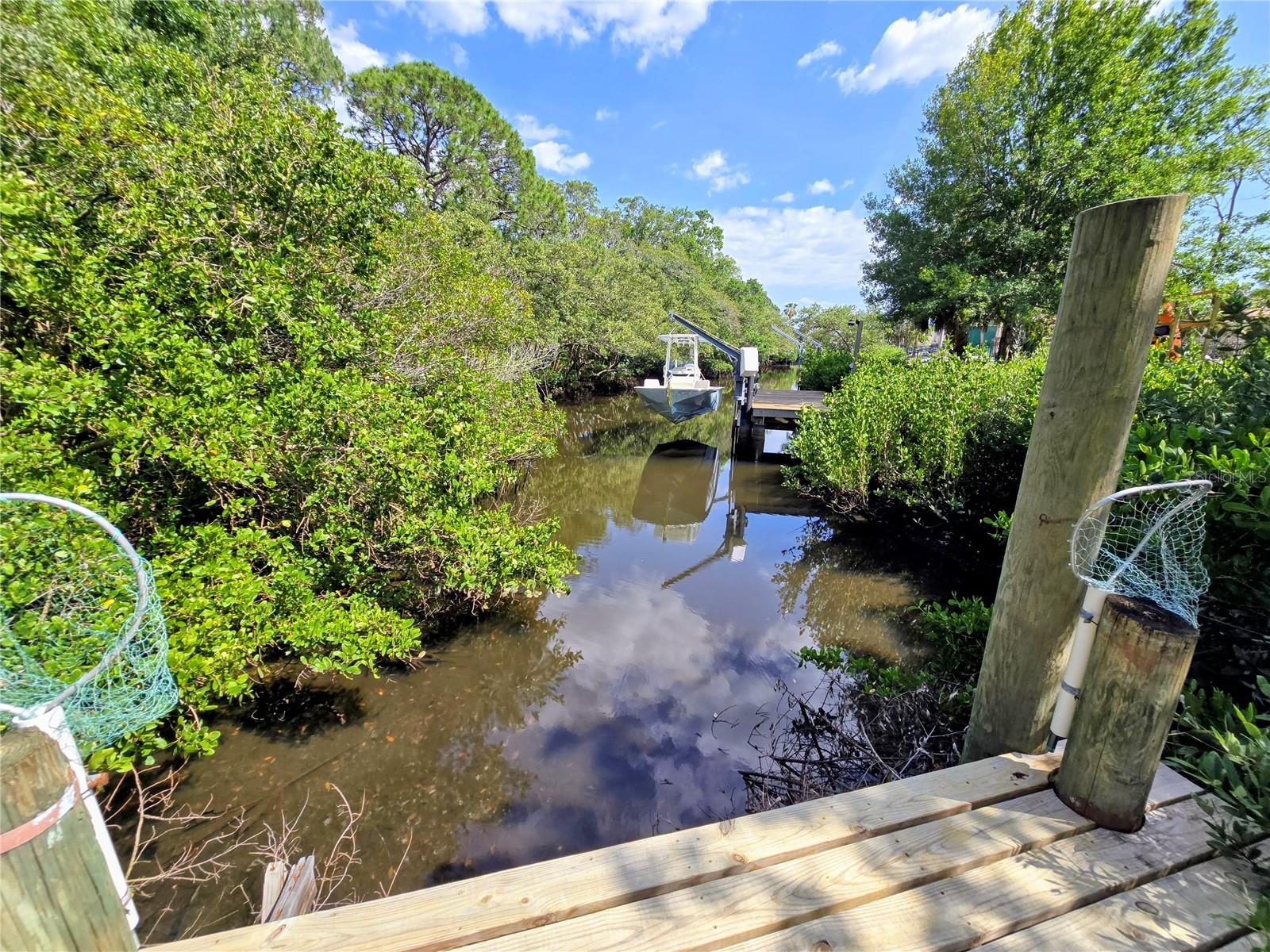 Listing photo id 11 for 1417 Curlew Place