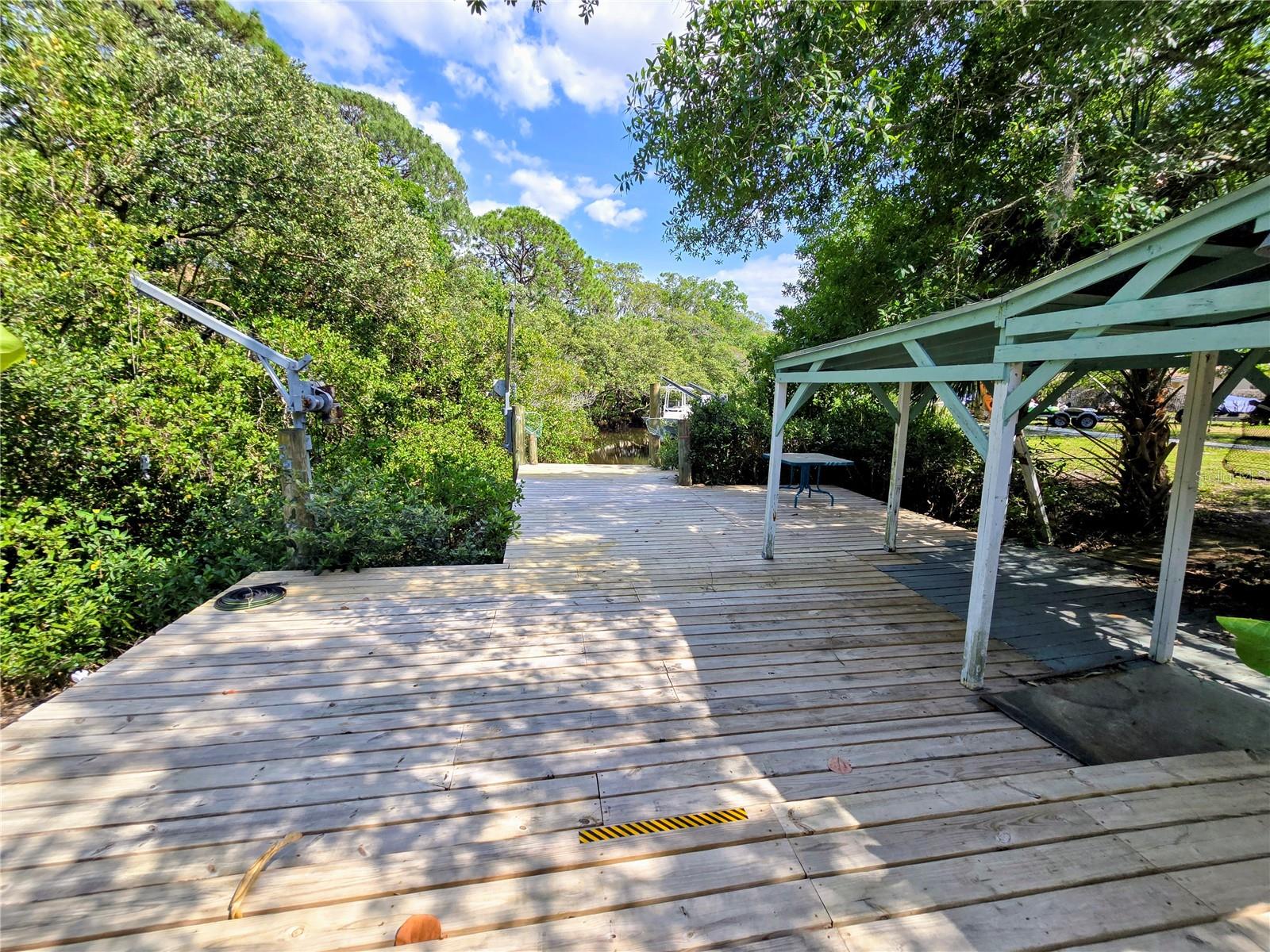 Listing photo id 12 for 1417 Curlew Place