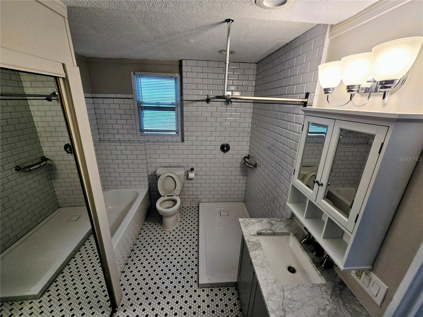 Listing photo id 5 for 1417 Curlew Place
