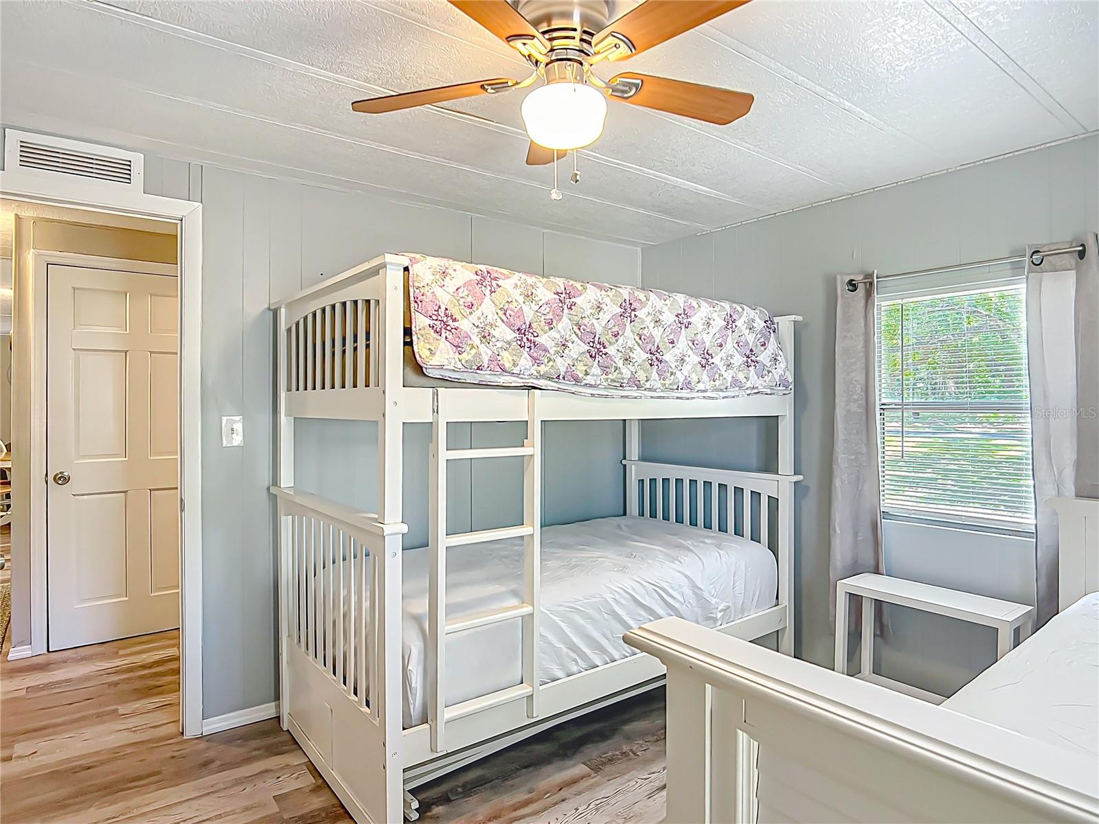 Image 11 of 34 For 7989 Longfellow Street
