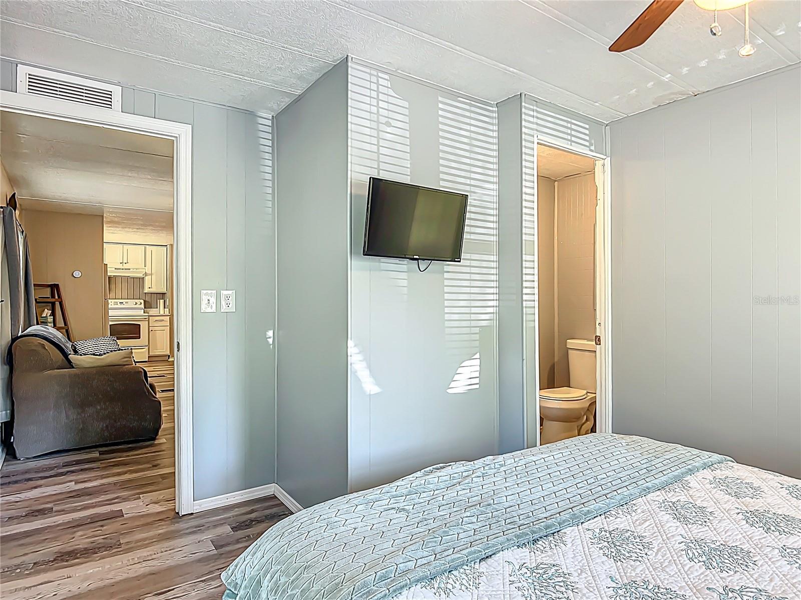 Image 14 of 34 For 7989 Longfellow Street