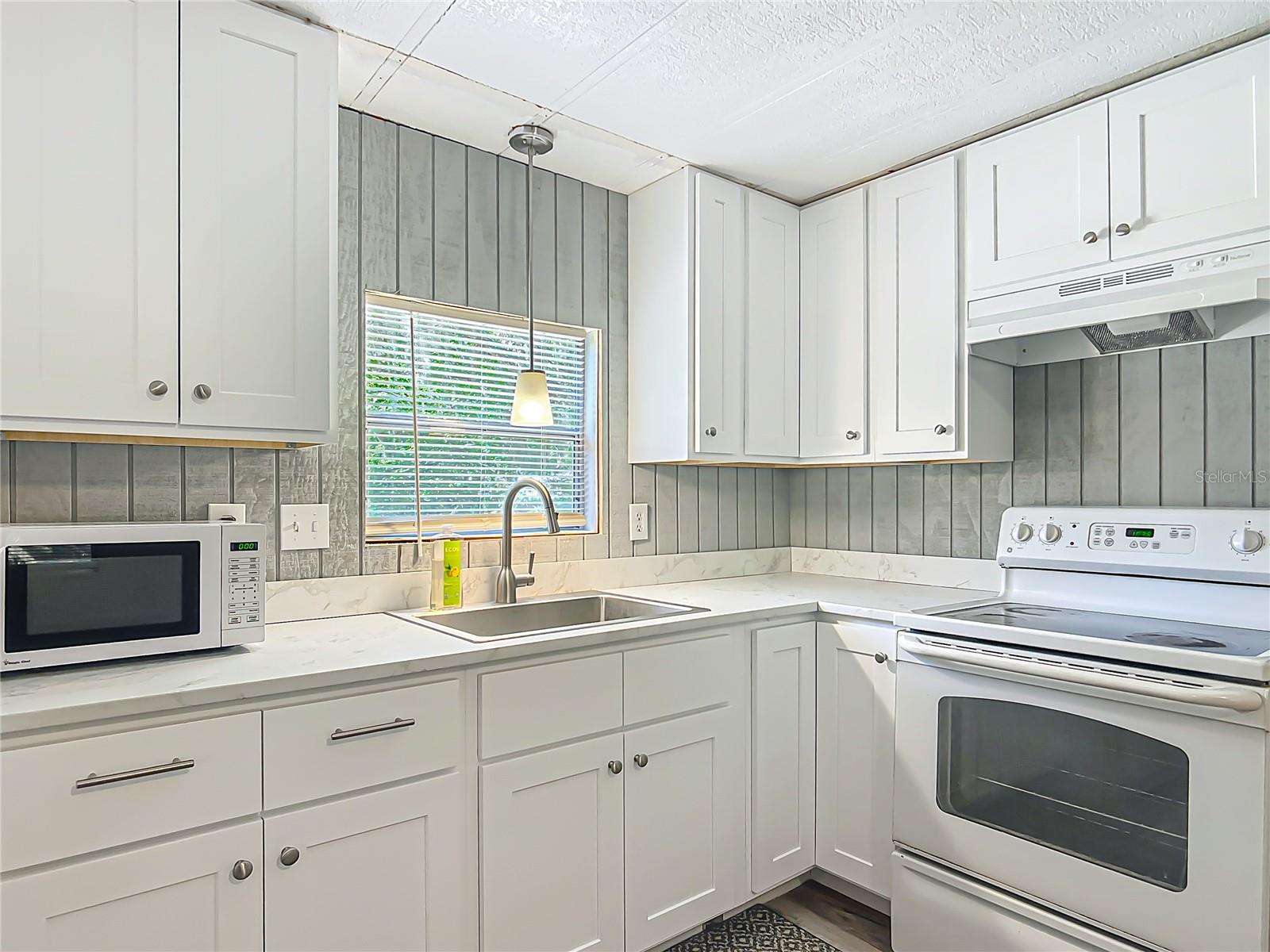Image 7 of 34 For 7989 Longfellow Street