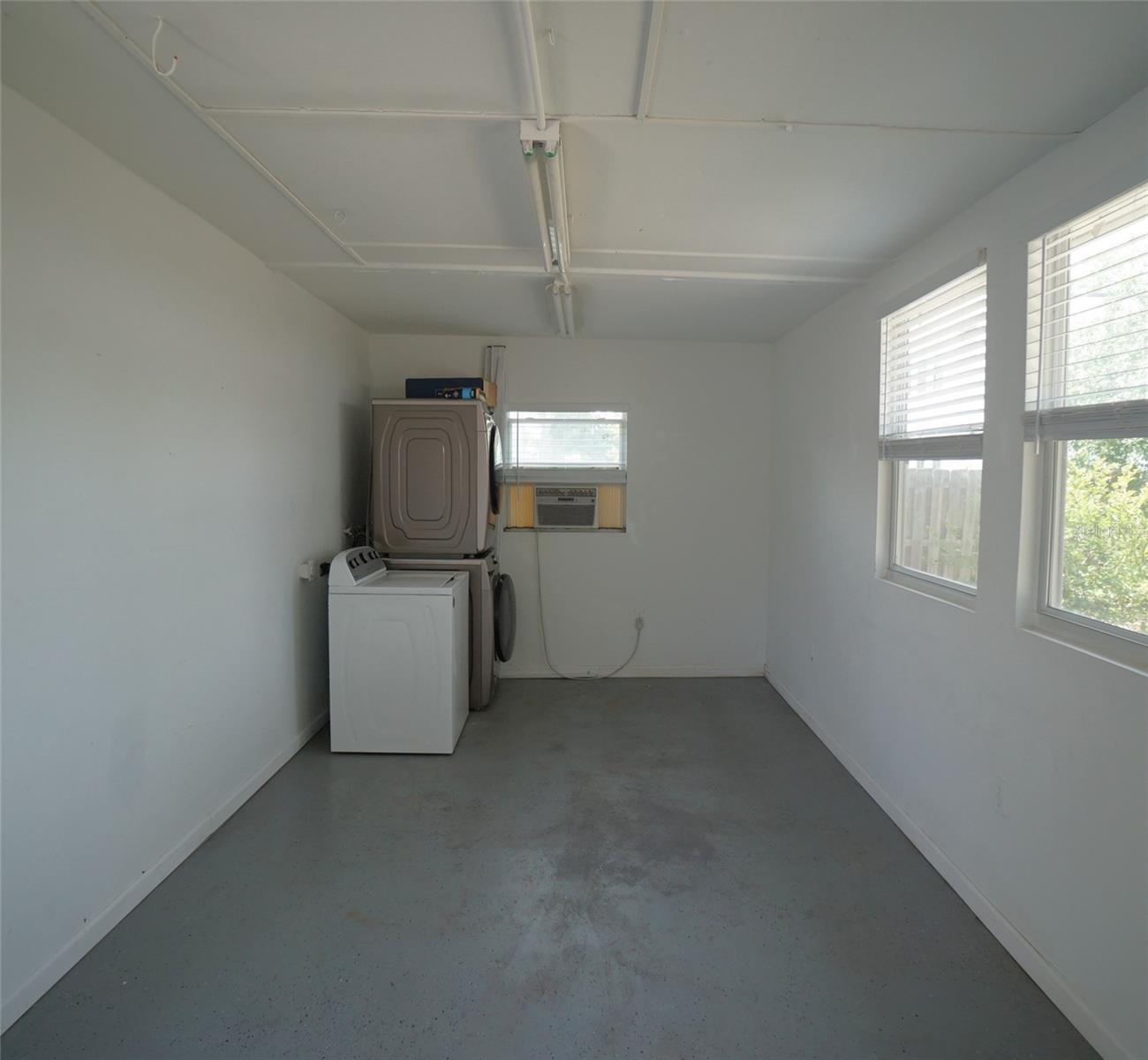 Image 13 of 18 For 4619 Bay Villa Avenue
