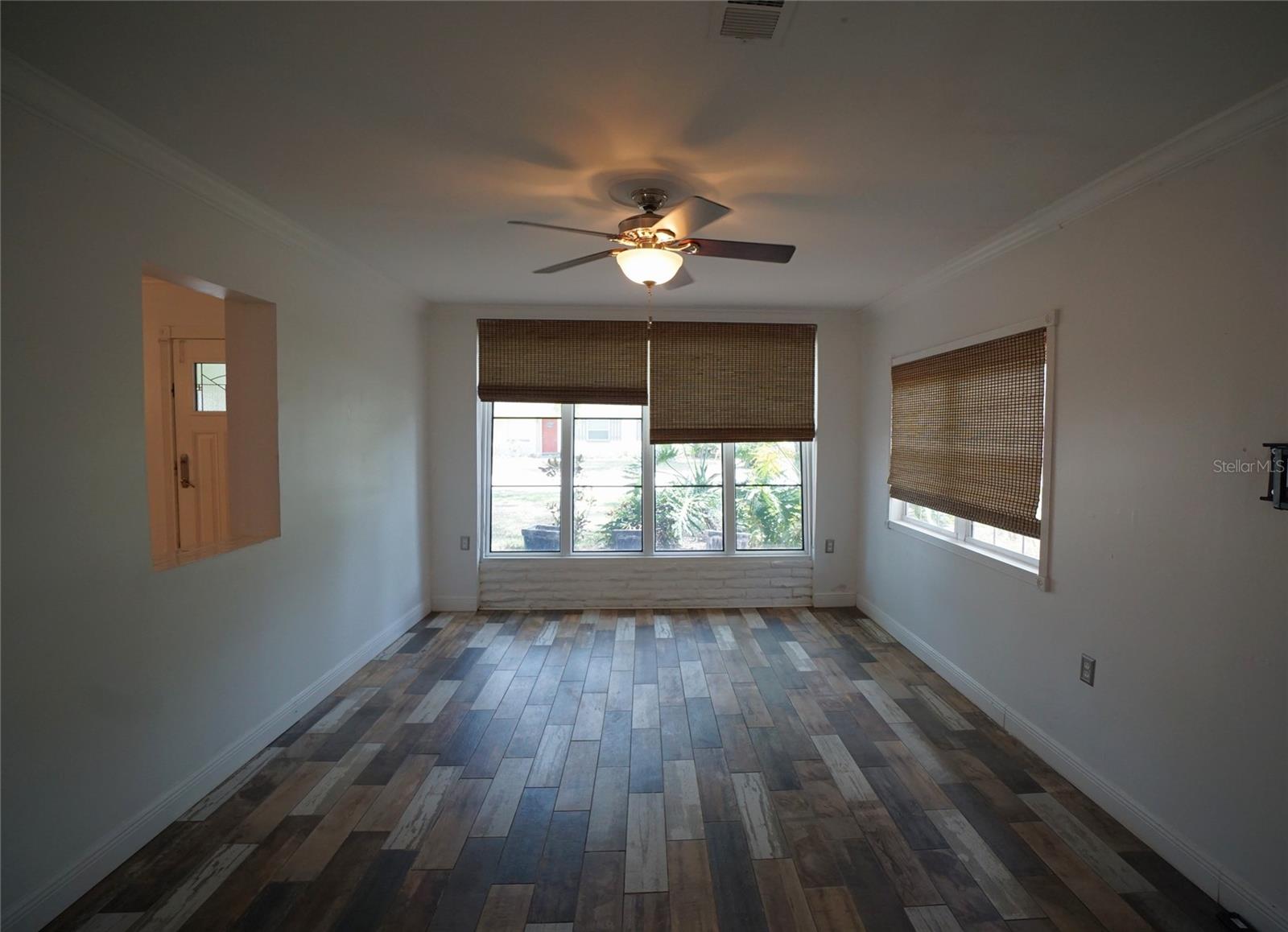 Image 5 of 18 For 4619 Bay Villa Avenue