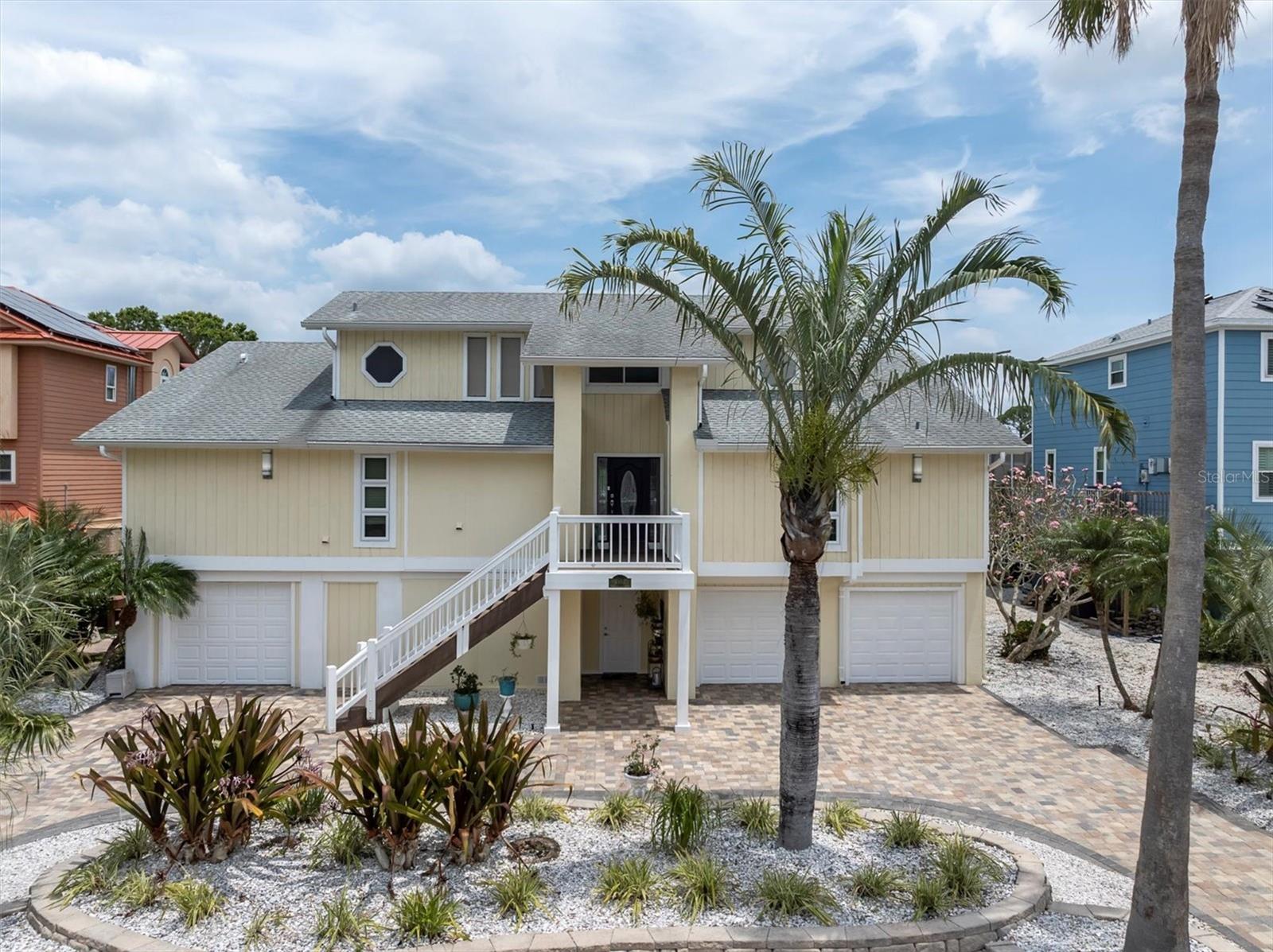 Image 2 of 62 For 633 Soundview Drive