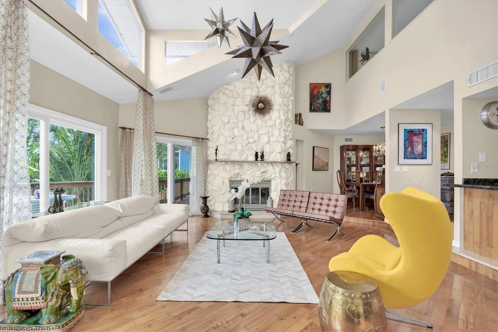 Image 21 of 62 For 633 Soundview Drive