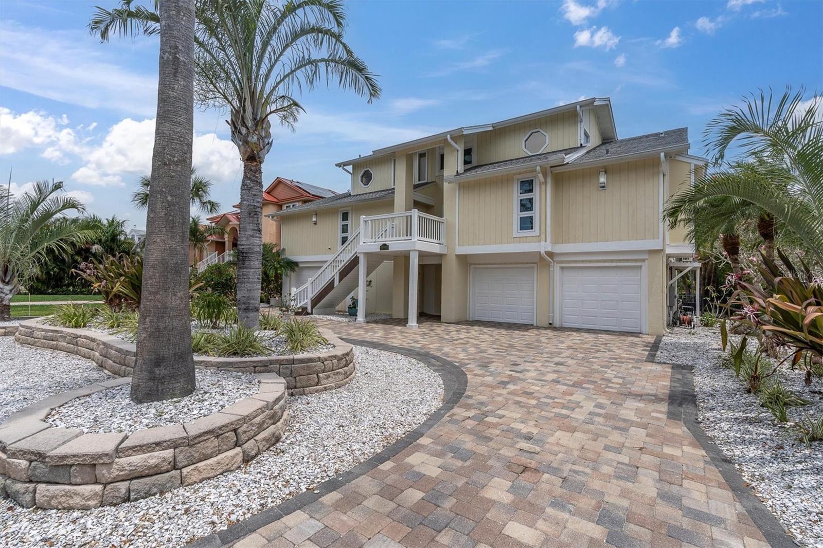 Image 3 of 62 For 633 Soundview Drive