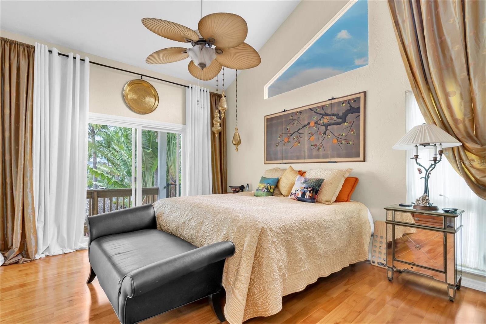 Image 32 of 62 For 633 Soundview Drive
