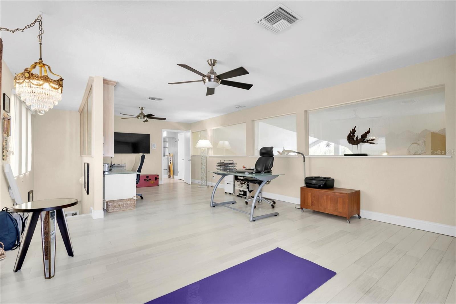 Image 43 of 62 For 633 Soundview Drive