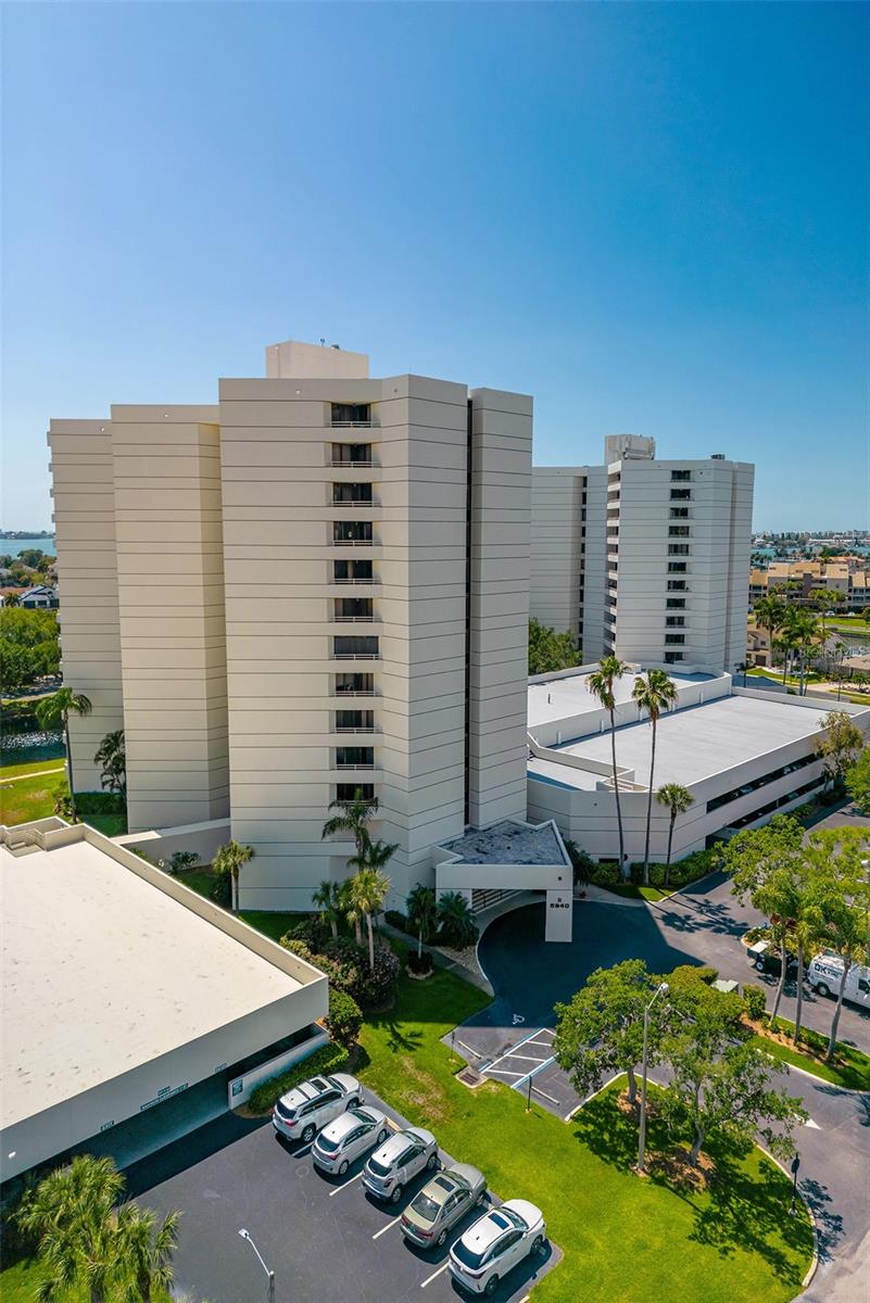 Image 17 of 49 For 5940 Pelican Bay Plaza S 1204