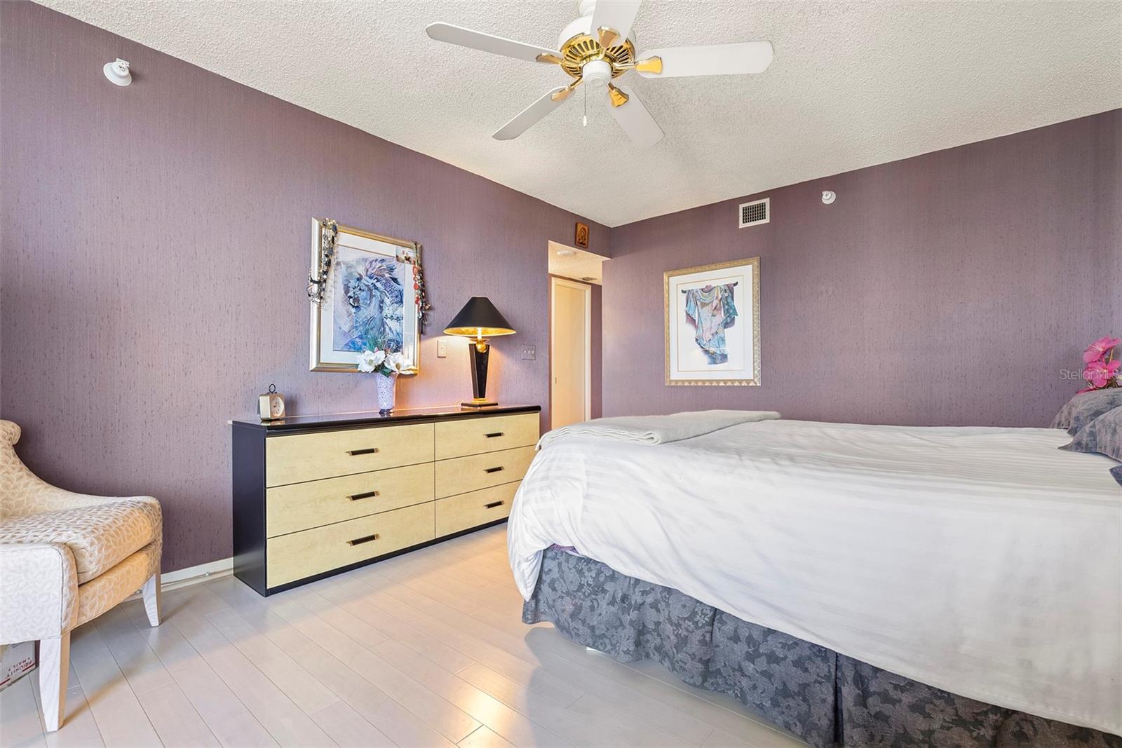 Image 25 of 49 For 5940 Pelican Bay Plaza S 1204