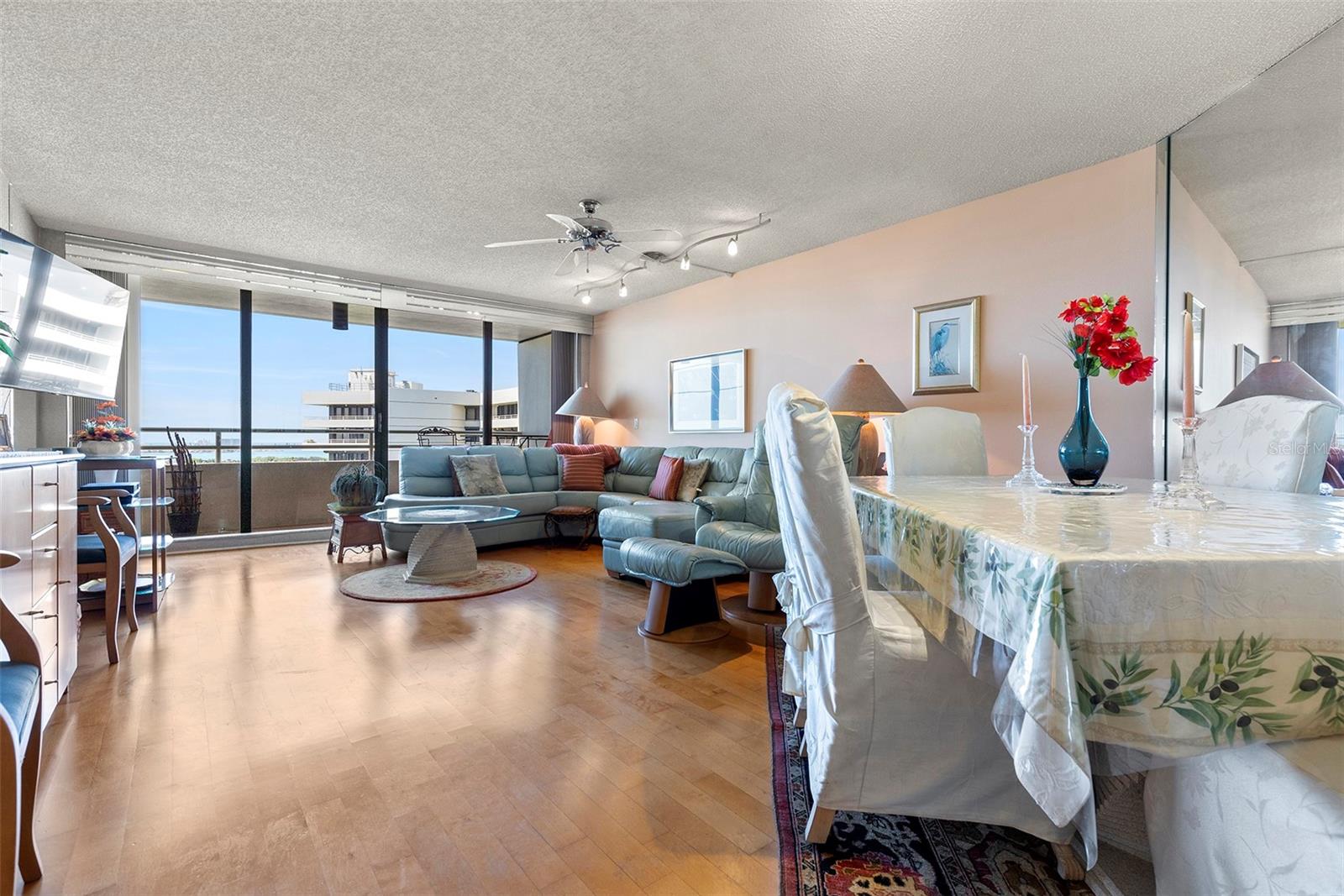 Image 31 of 49 For 5940 Pelican Bay Plaza S 1204