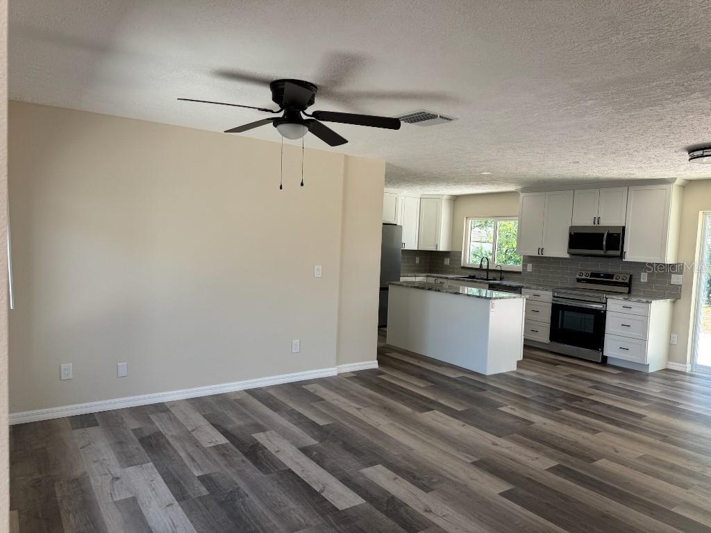 Image 5 of 15 For 4212 Pasadena Circle