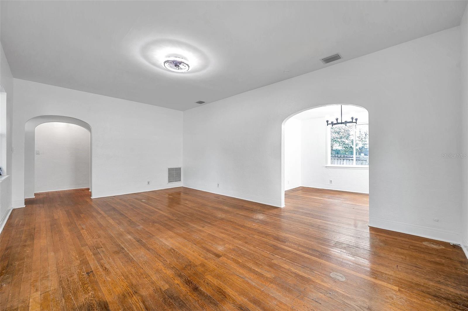 Image 13 of 40 For 1069 21st Avenue N