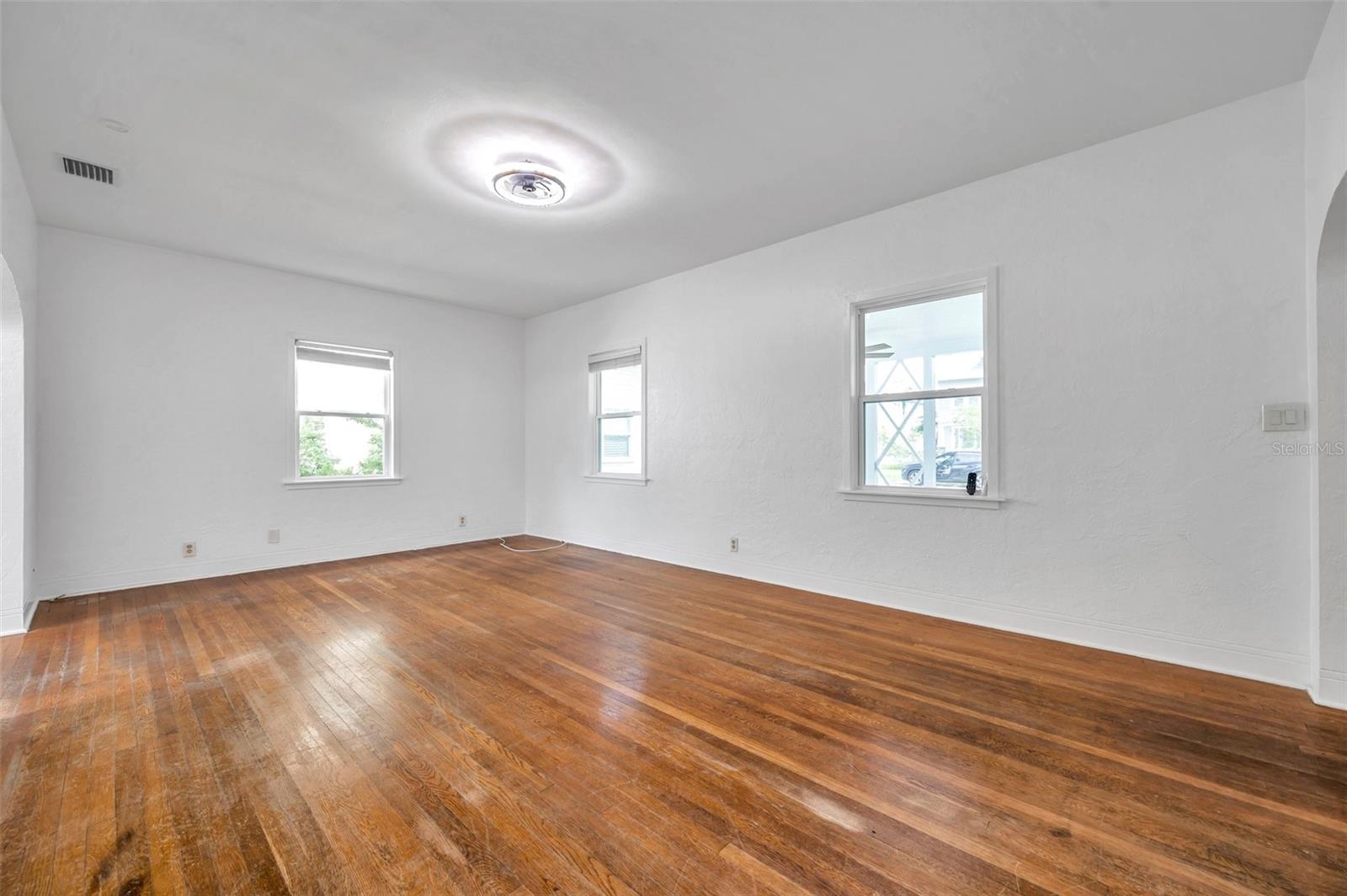 Image 14 of 40 For 1069 21st Avenue N