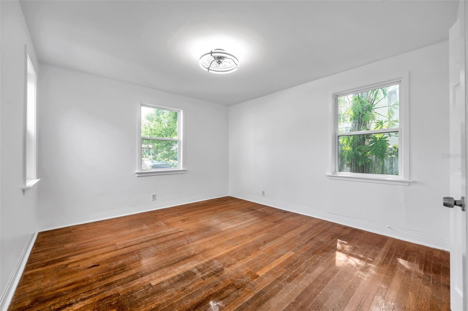 Image 20 of 40 For 1069 21st Avenue N