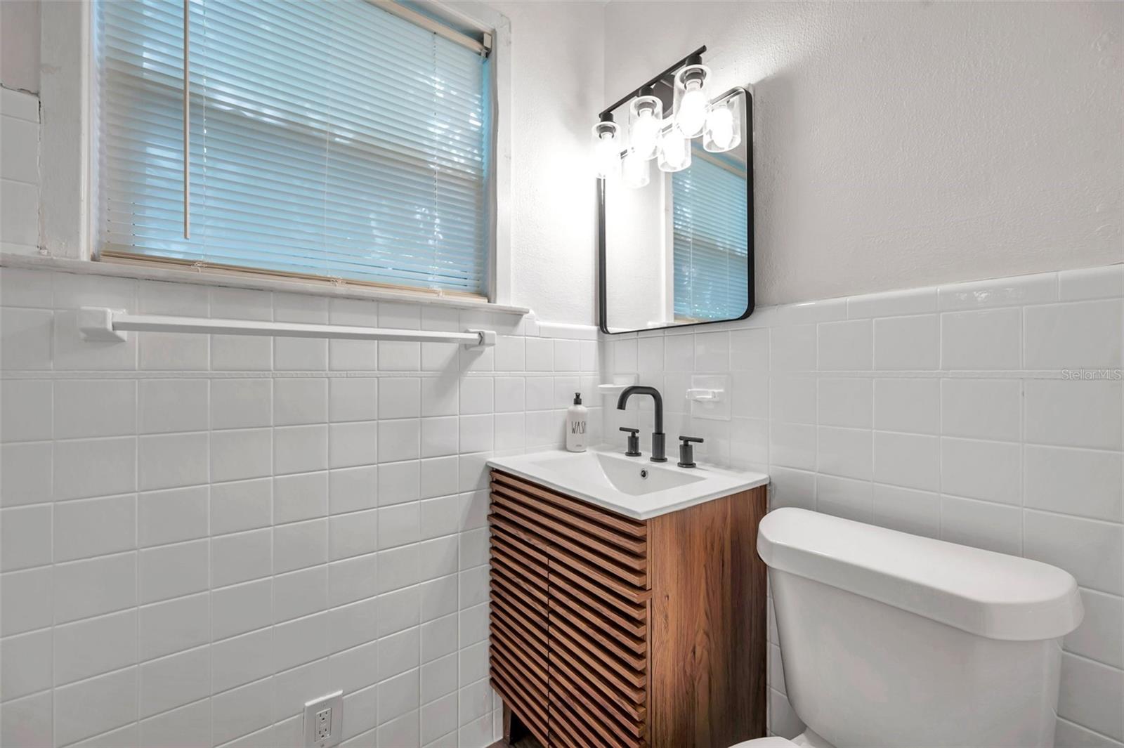 Image 22 of 40 For 1069 21st Avenue N