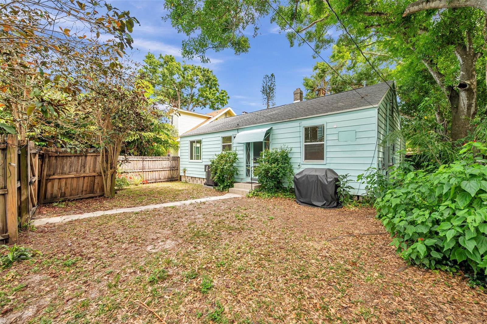 Image 30 of 40 For 1069 21st Avenue N