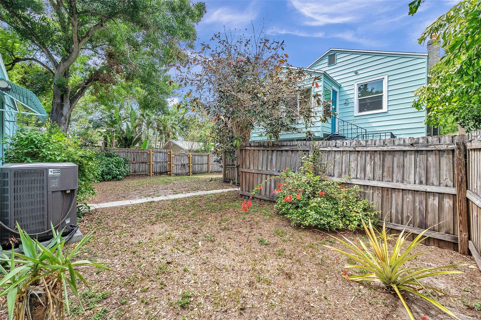 Image 33 of 40 For 1069 21st Avenue N