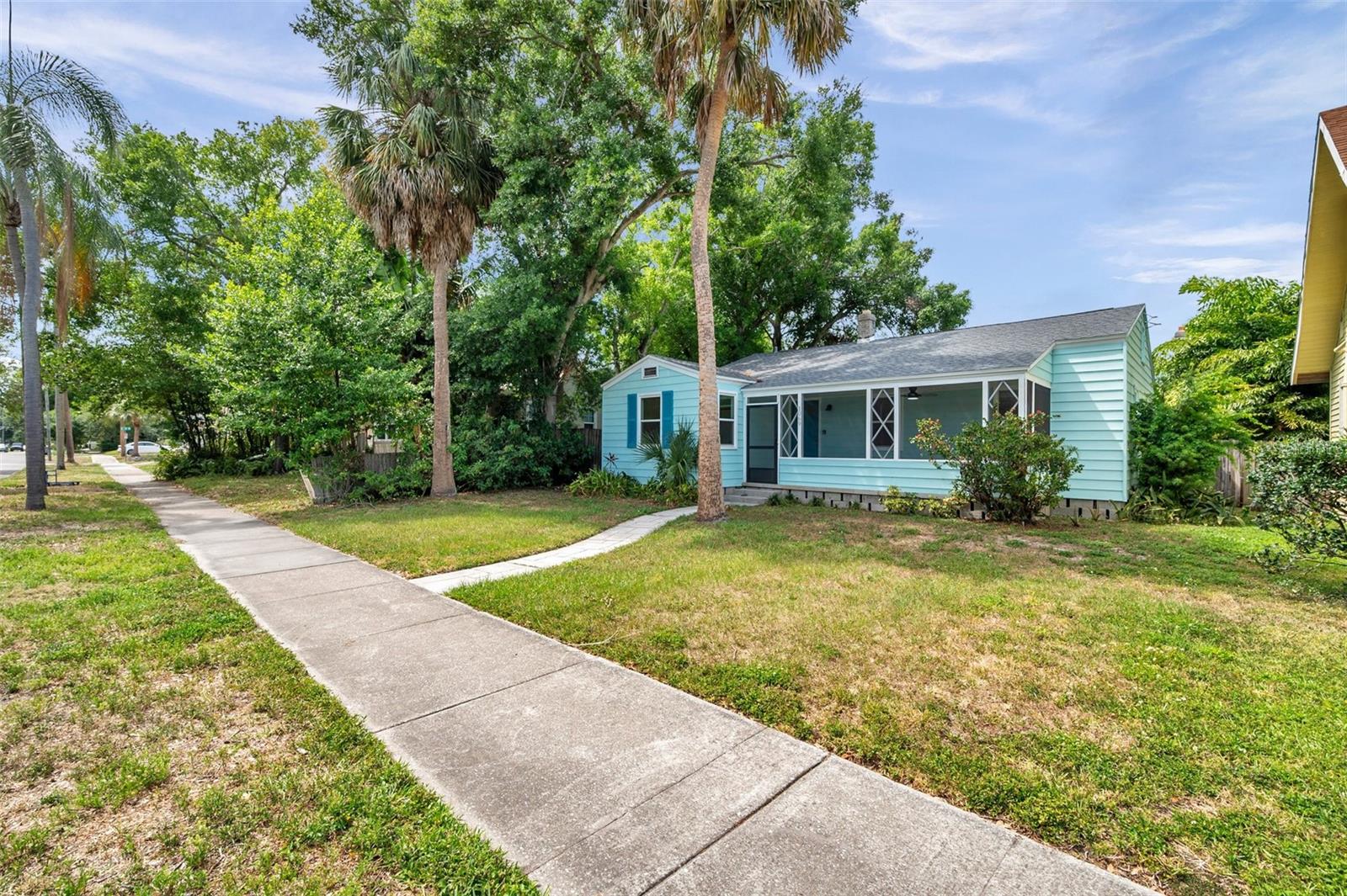 Image 4 of 40 For 1069 21st Avenue N