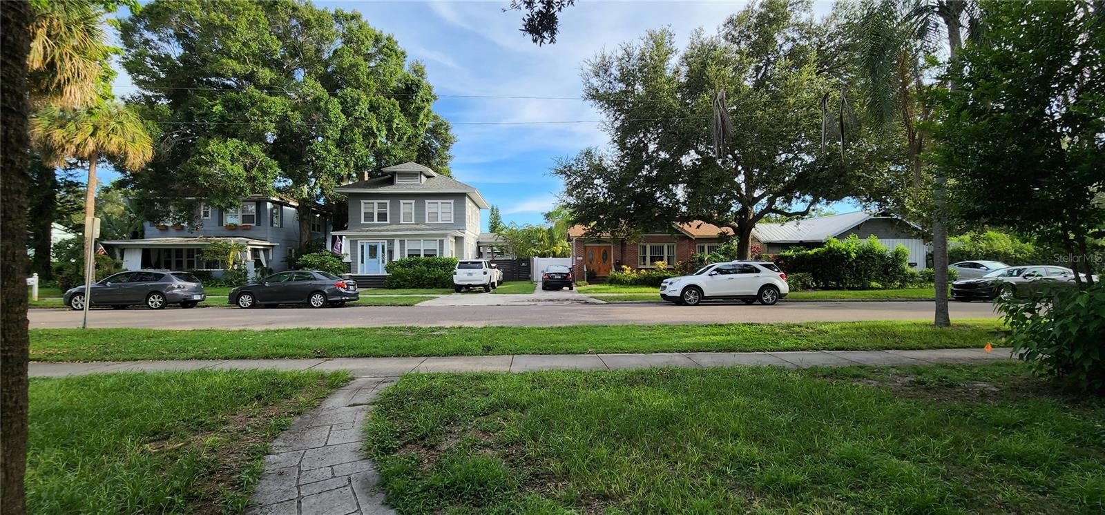 Image 5 of 40 For 1069 21st Avenue N