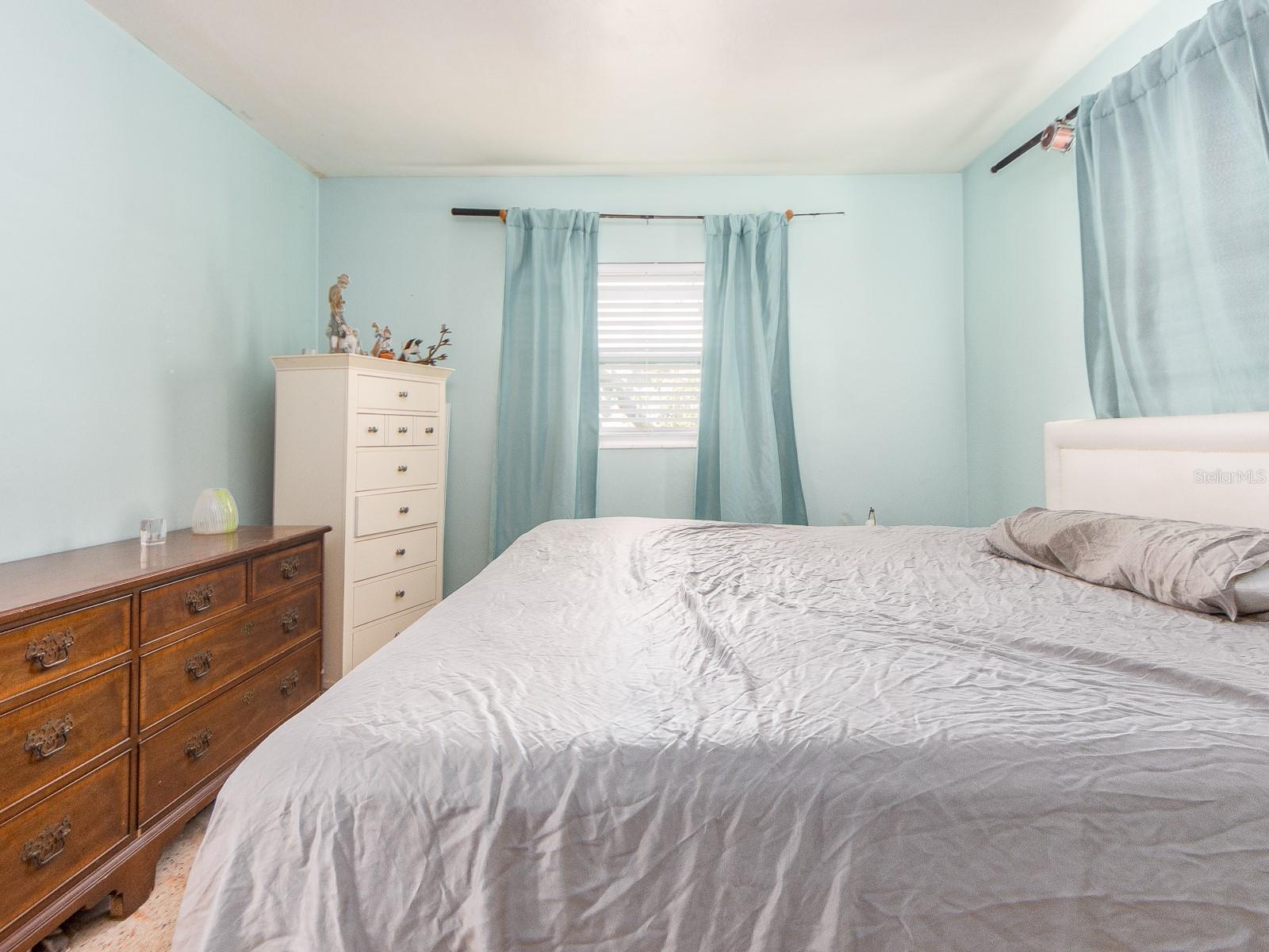 Image 14 of 19 For 11397 122nd Avenue