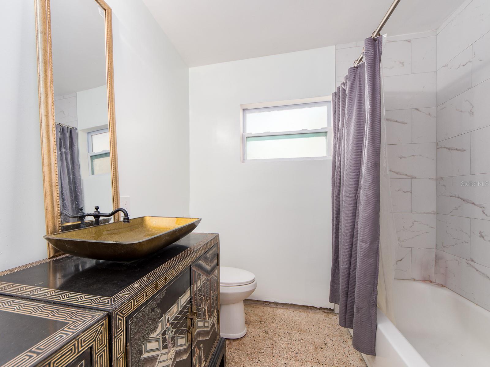 Image 15 of 19 For 11397 122nd Avenue