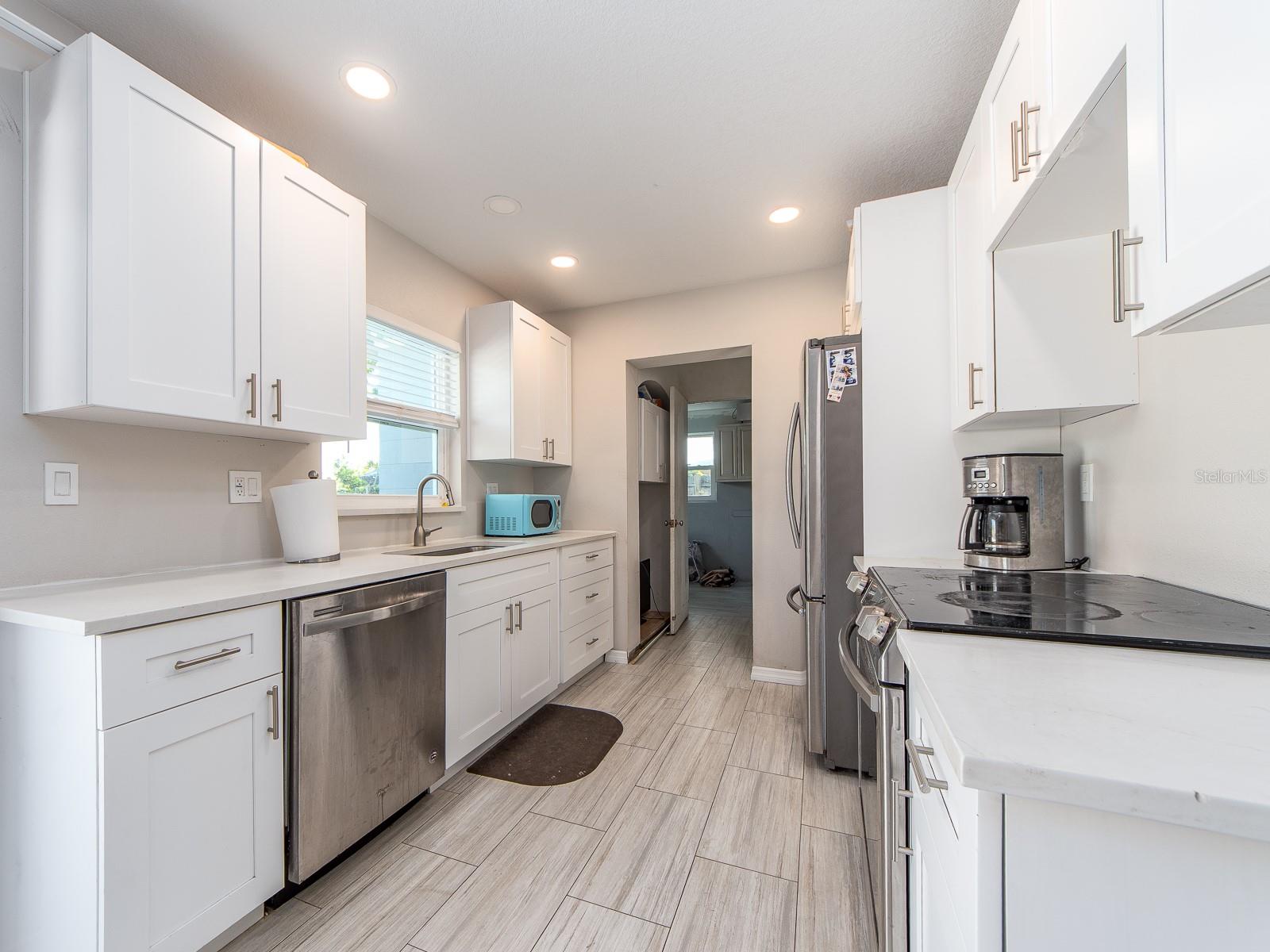 Image 7 of 19 For 11397 122nd Avenue