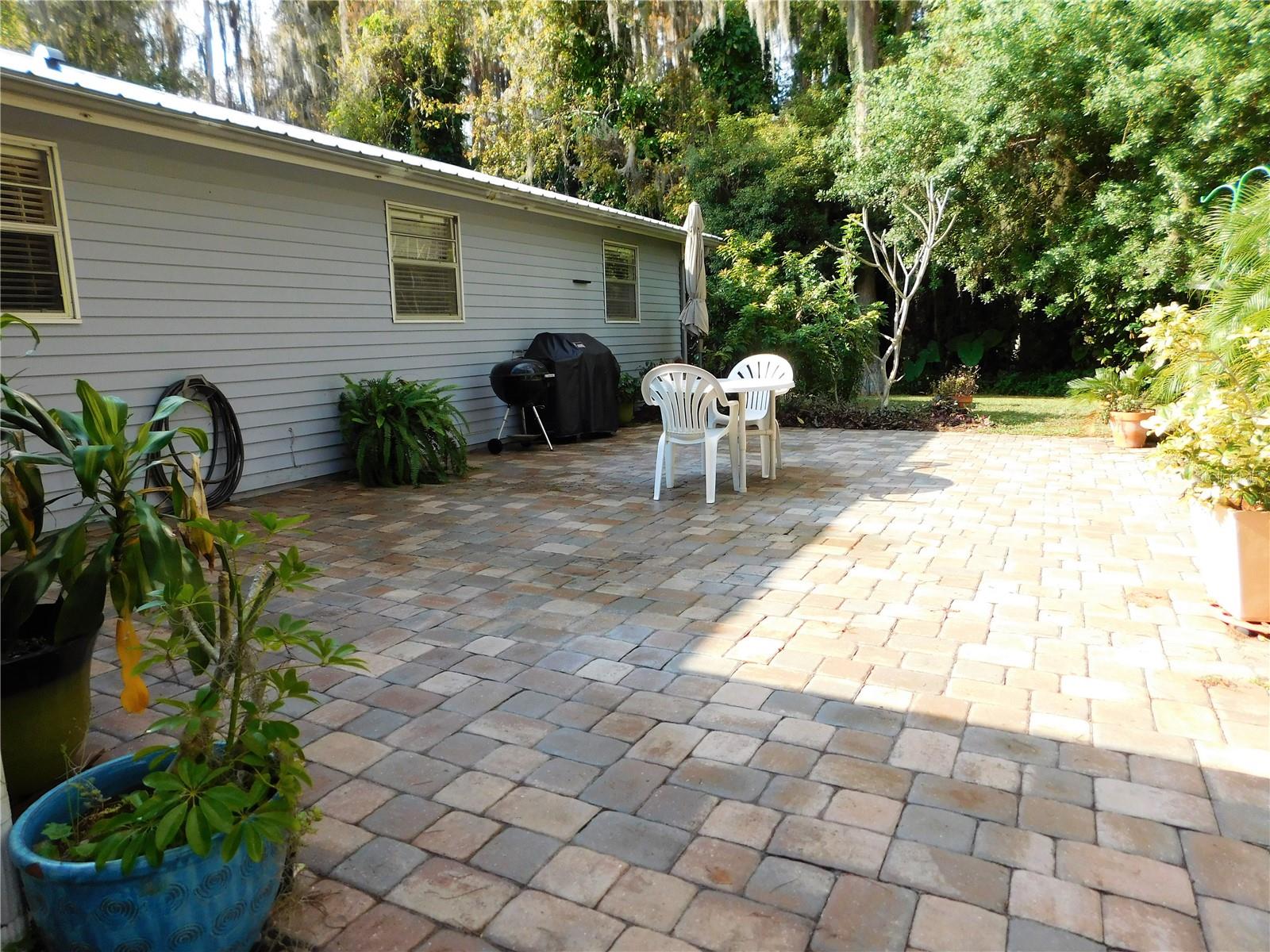 Image 14 of 36 For 21880 Pineywood Loop