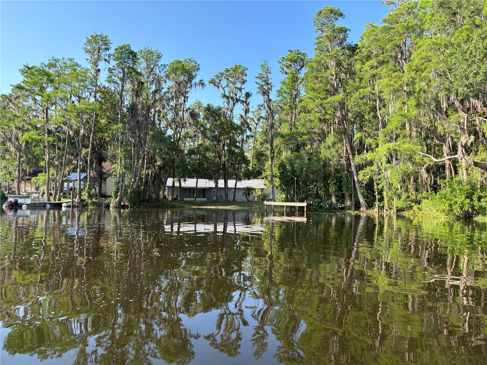 Image 7 of 36 For 21880 Pineywood Loop