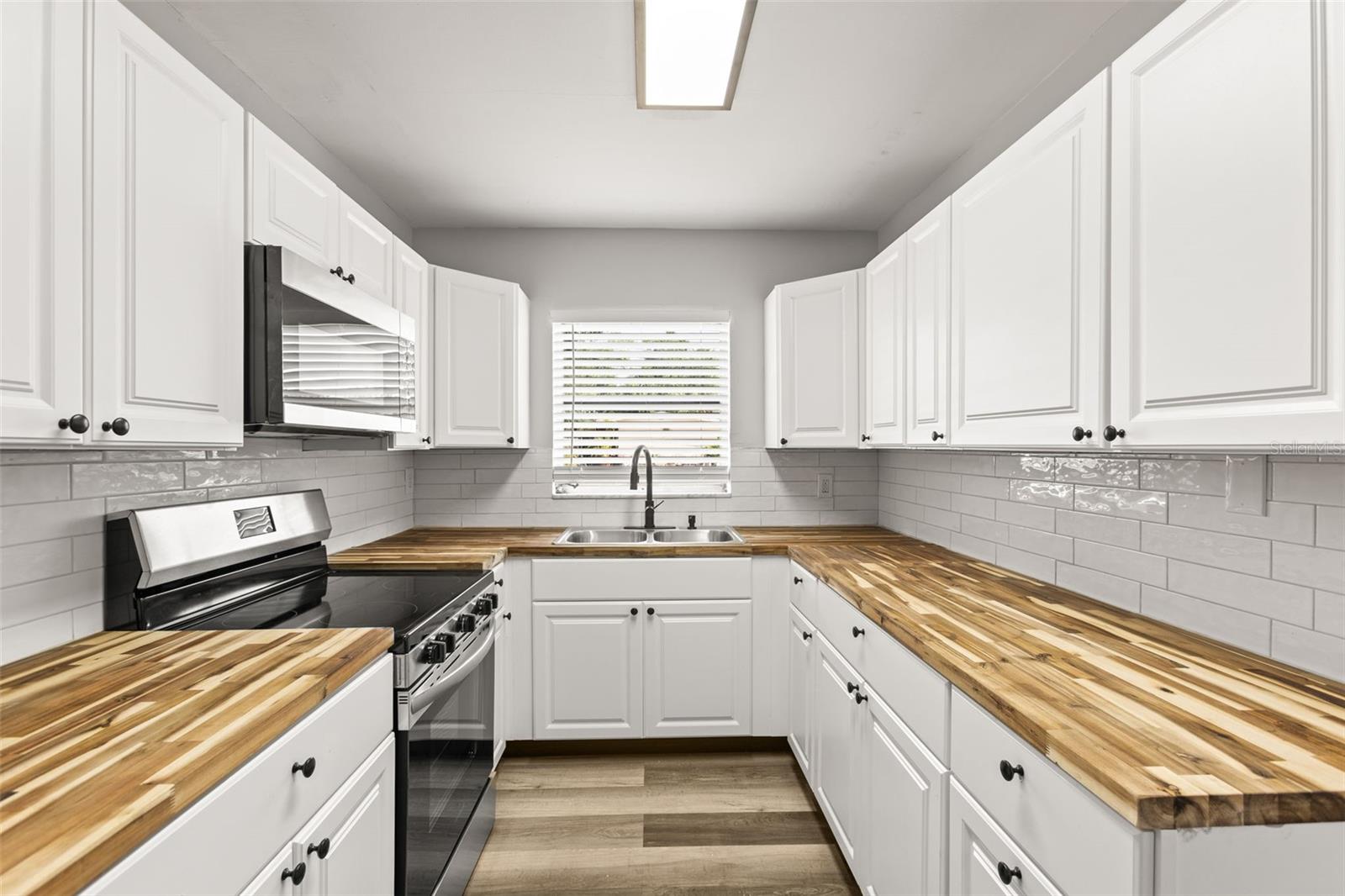 Image 13 of 23 For 1807 Marvy Avenue