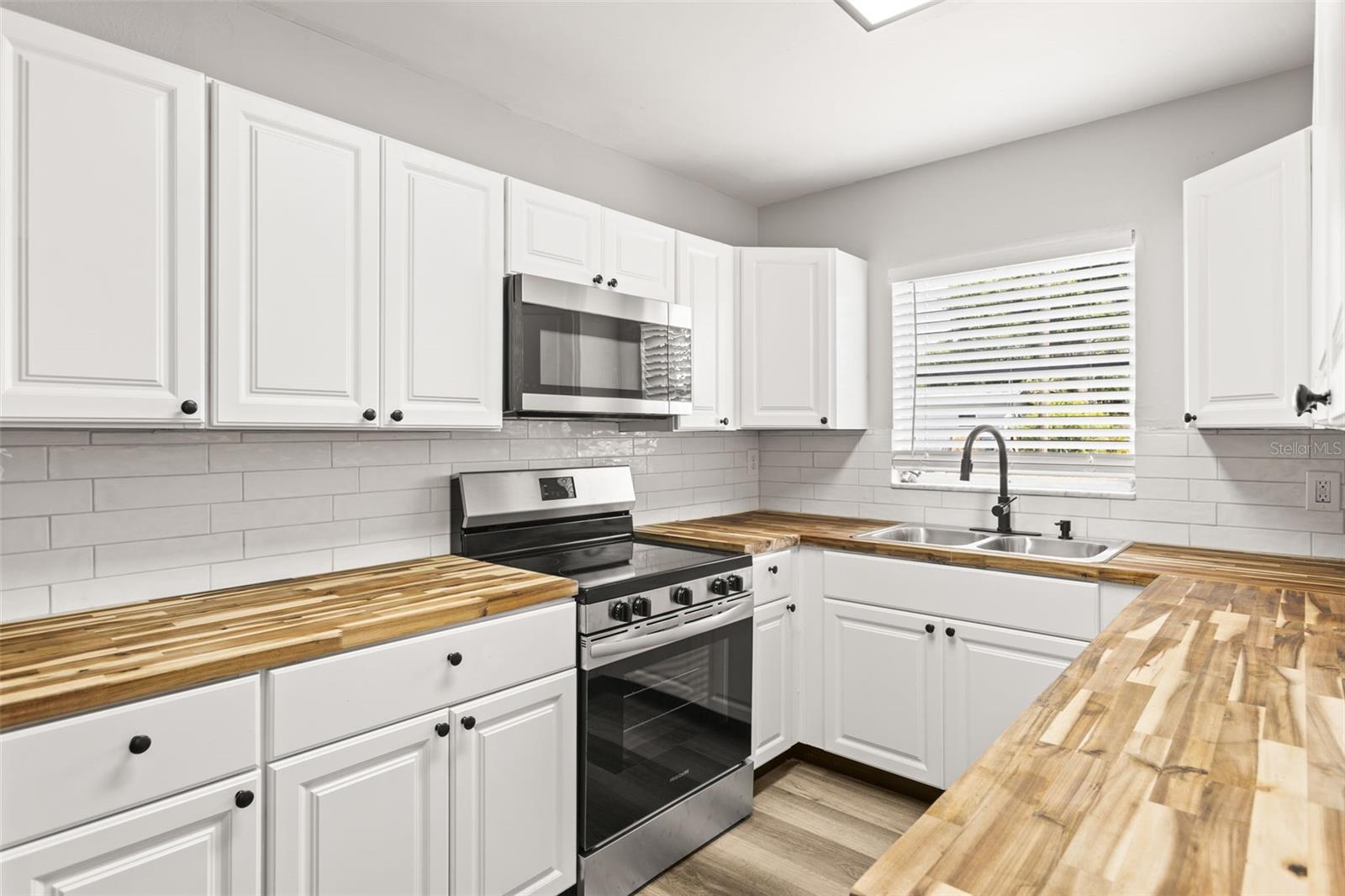 Image 15 of 23 For 1807 Marvy Avenue