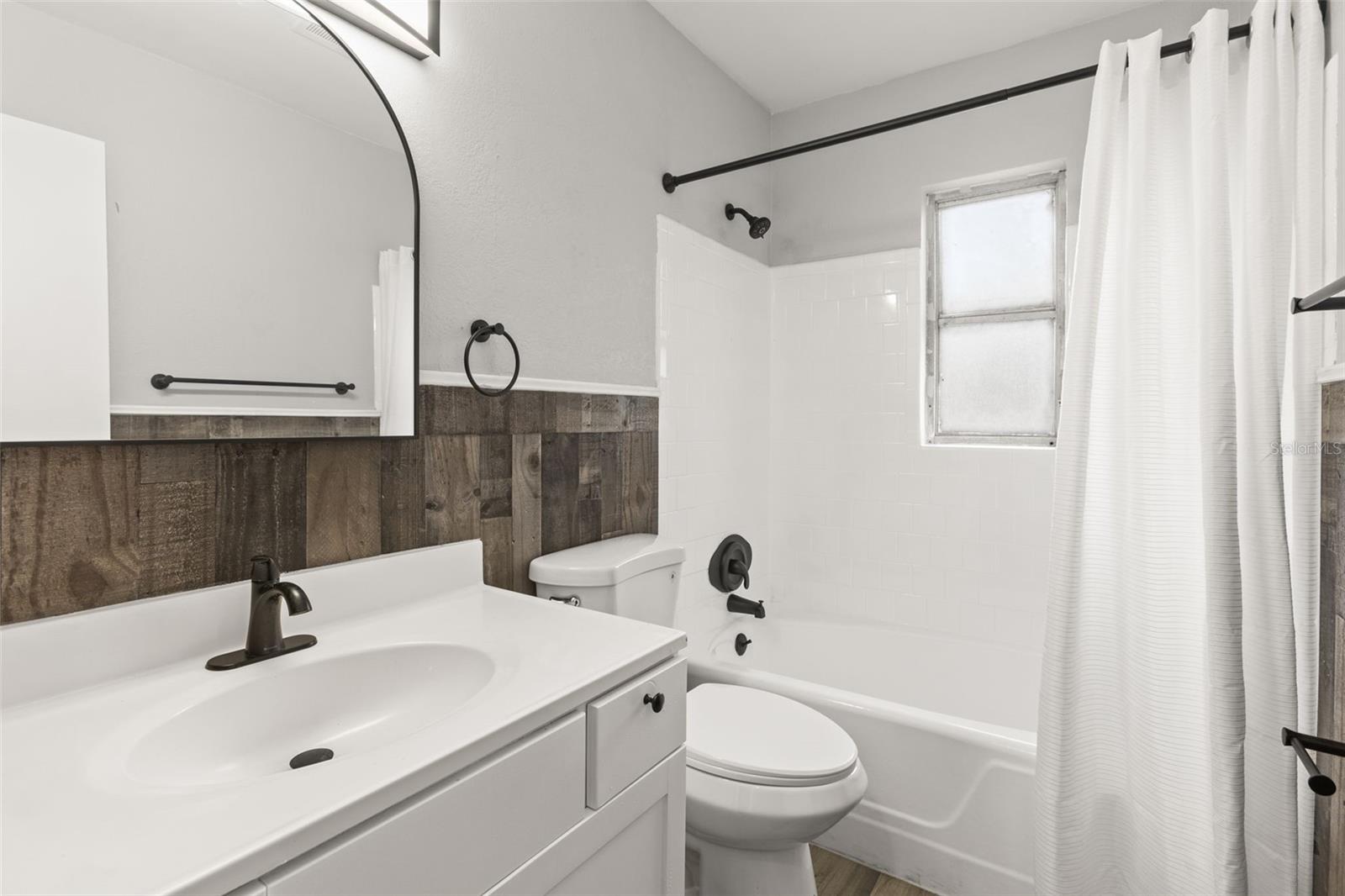 Image 18 of 23 For 1807 Marvy Avenue