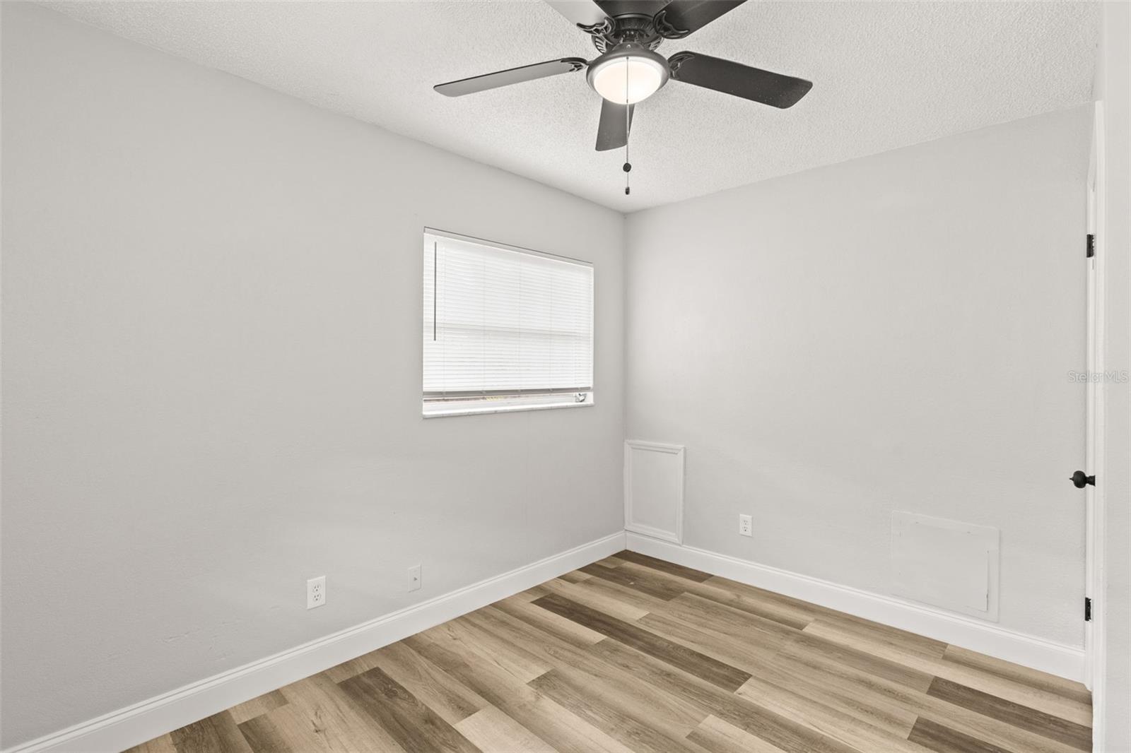 Image 19 of 23 For 1807 Marvy Avenue
