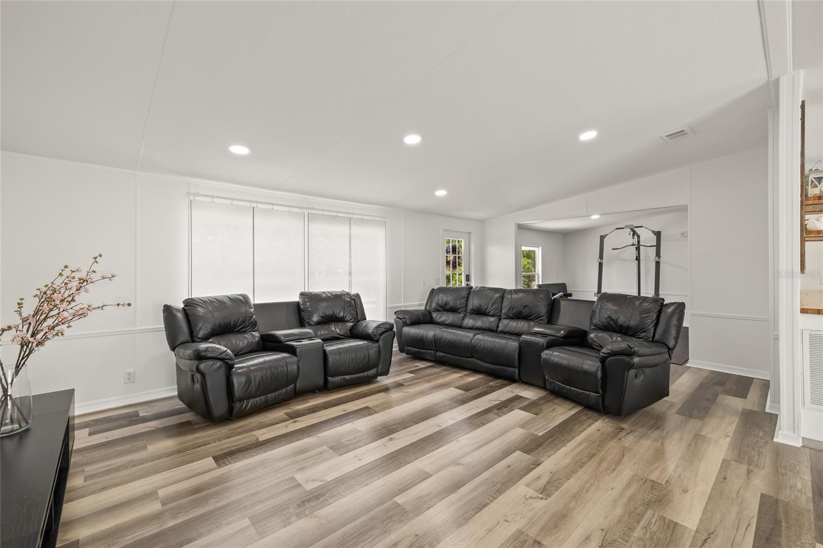 Image 11 of 62 For 4425 Pine Street