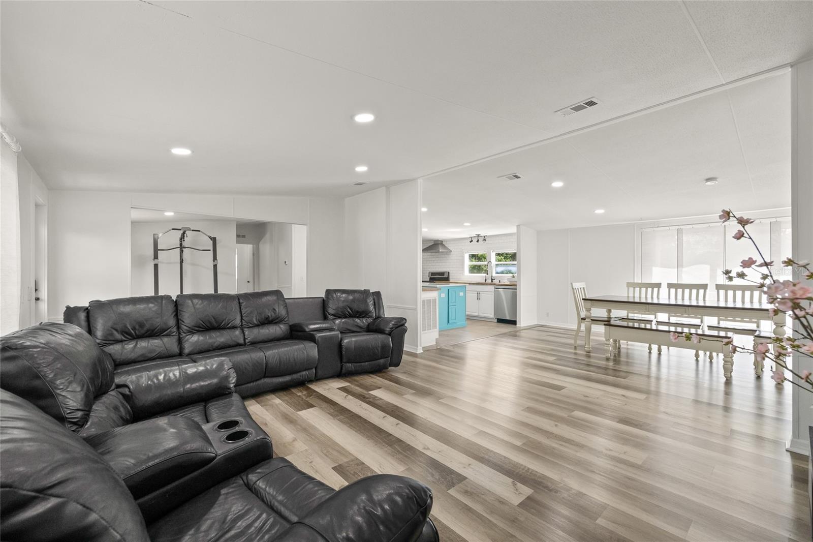 Image 12 of 62 For 4425 Pine Street