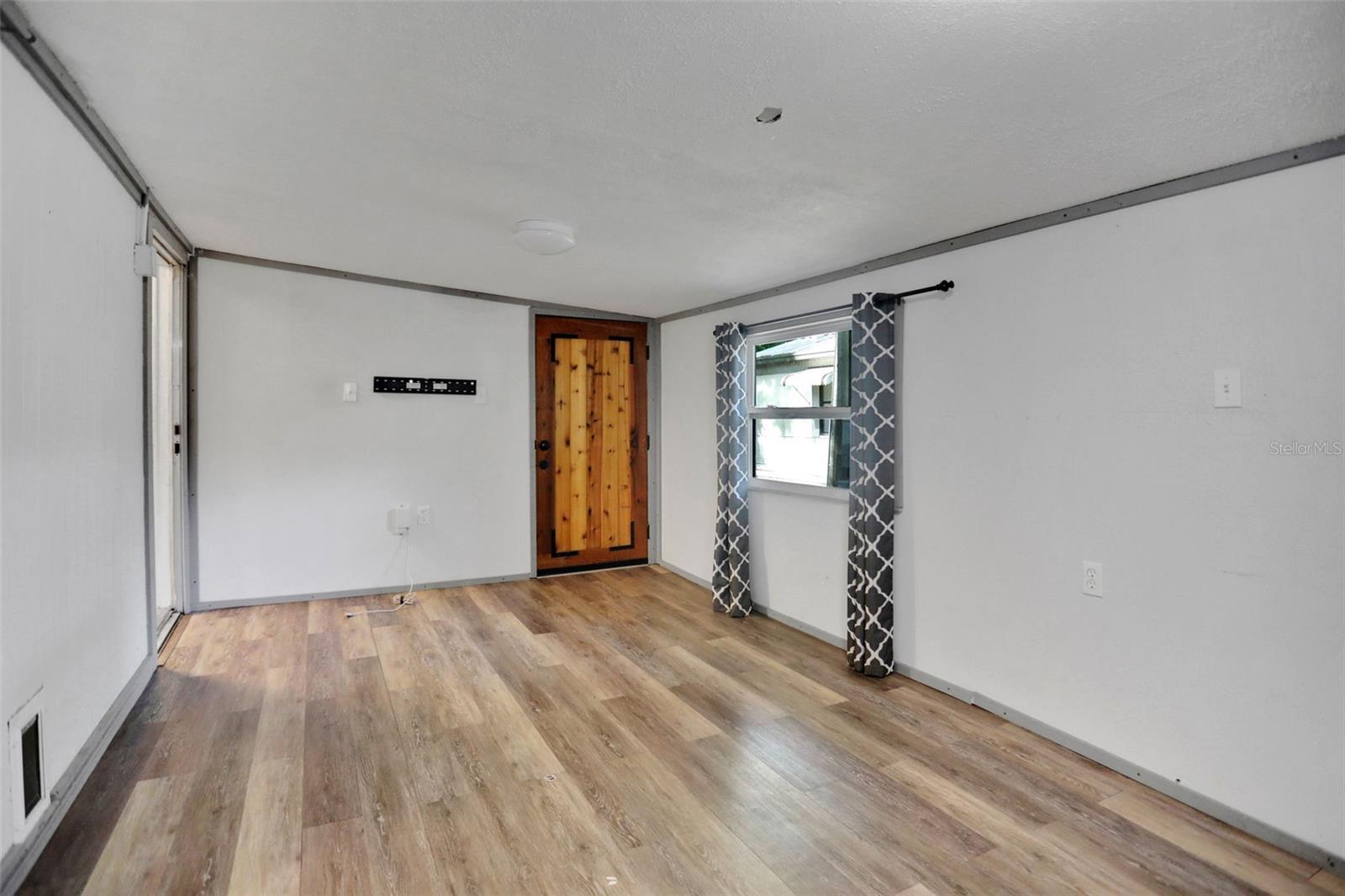 Image 13 of 33 For 9132 Mango Street