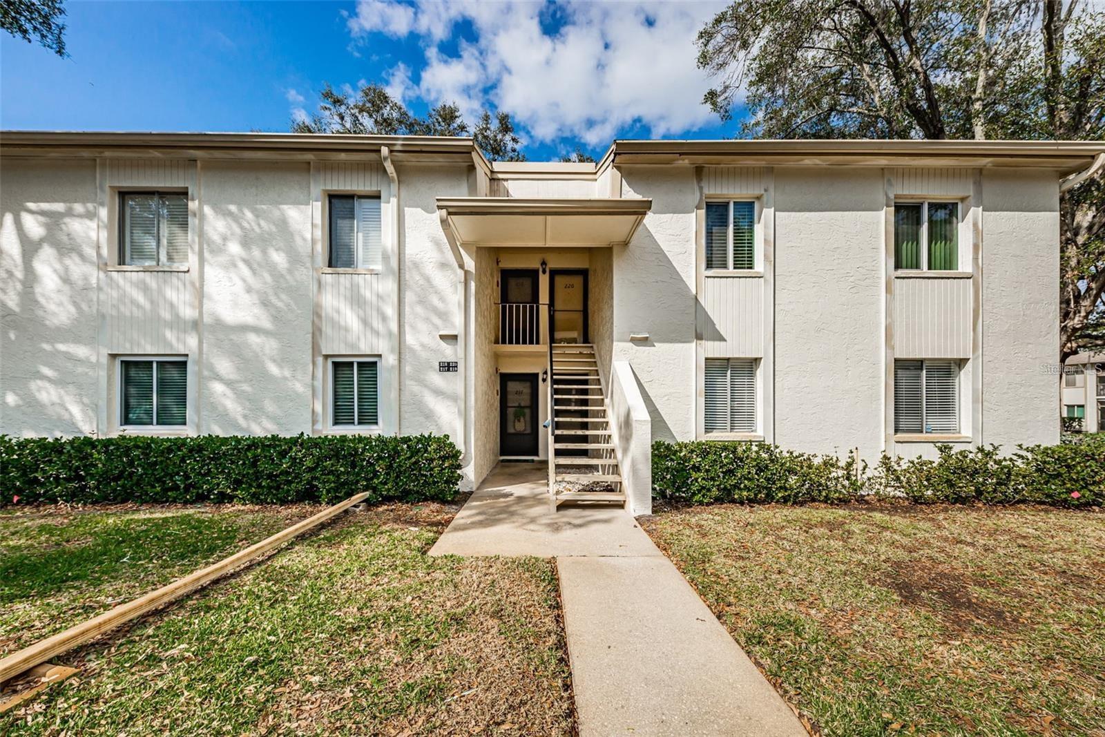Image 2 of 33 For 217 Palmetto Court 217