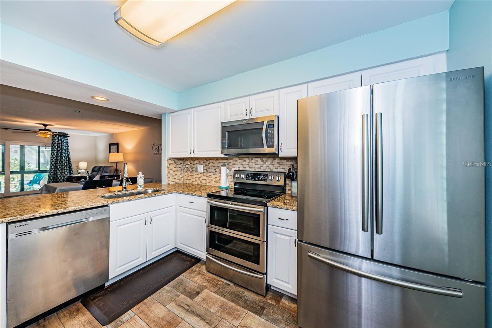 Image 21 of 33 For 217 Palmetto Court 217
