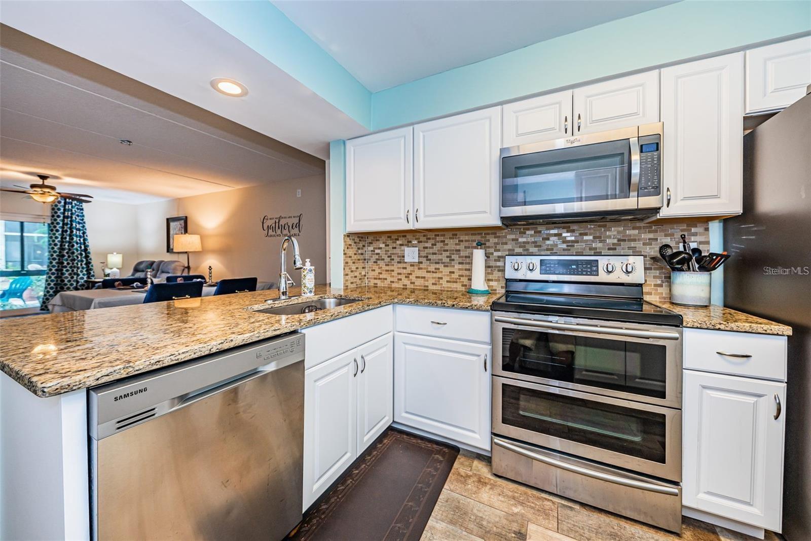 Image 22 of 33 For 217 Palmetto Court 217