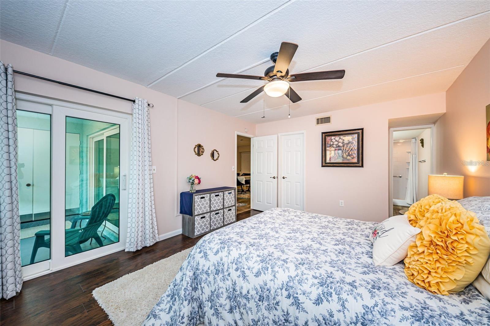 Image 24 of 33 For 217 Palmetto Court 217