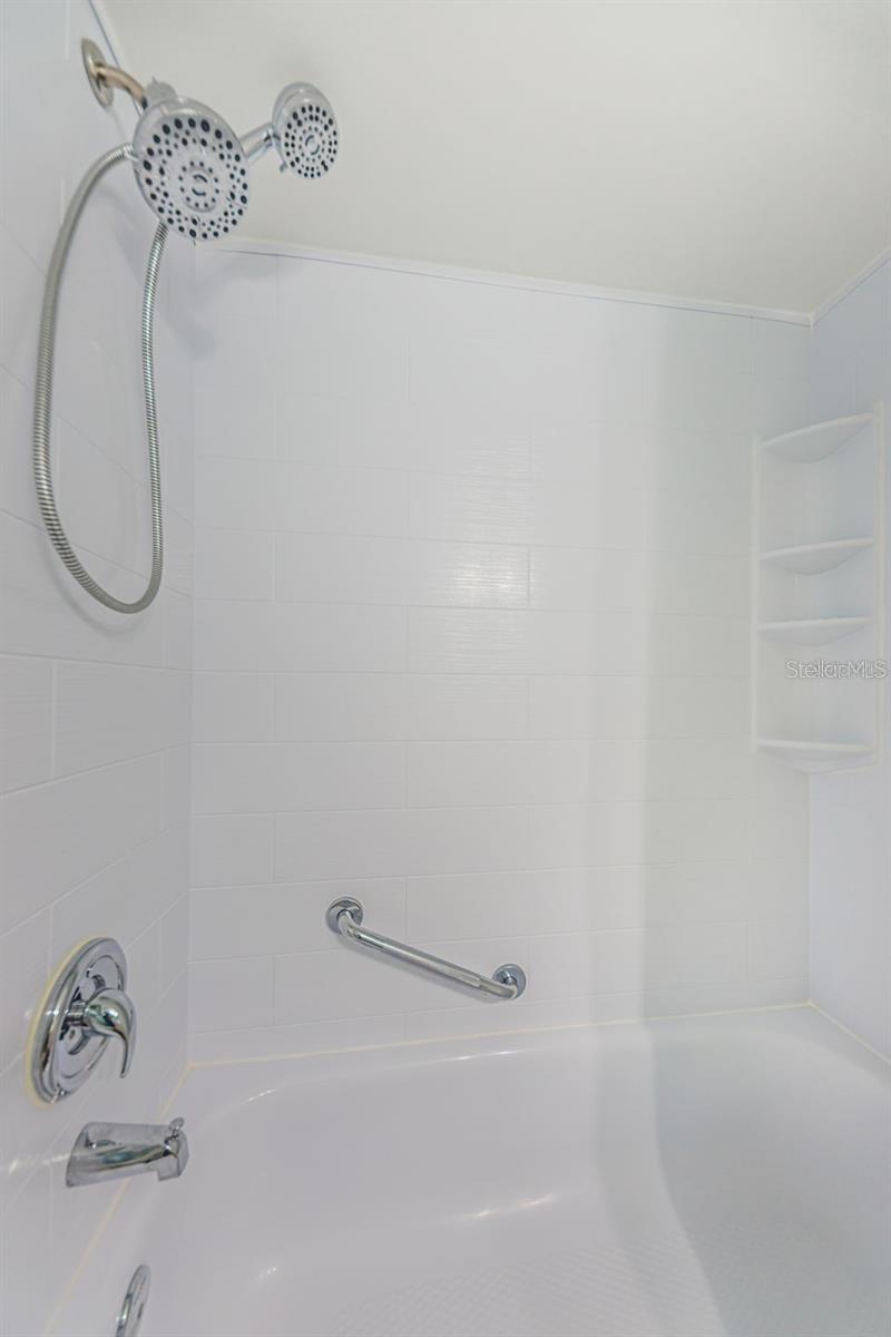 Image 30 of 33 For 217 Palmetto Court 217