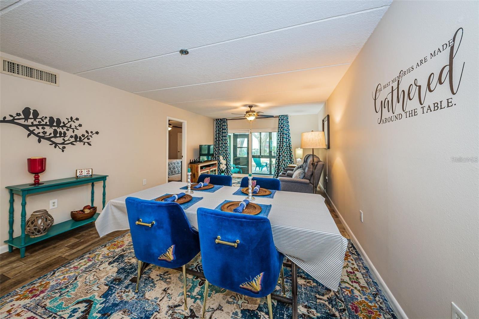 Image 4 of 33 For 217 Palmetto Court 217