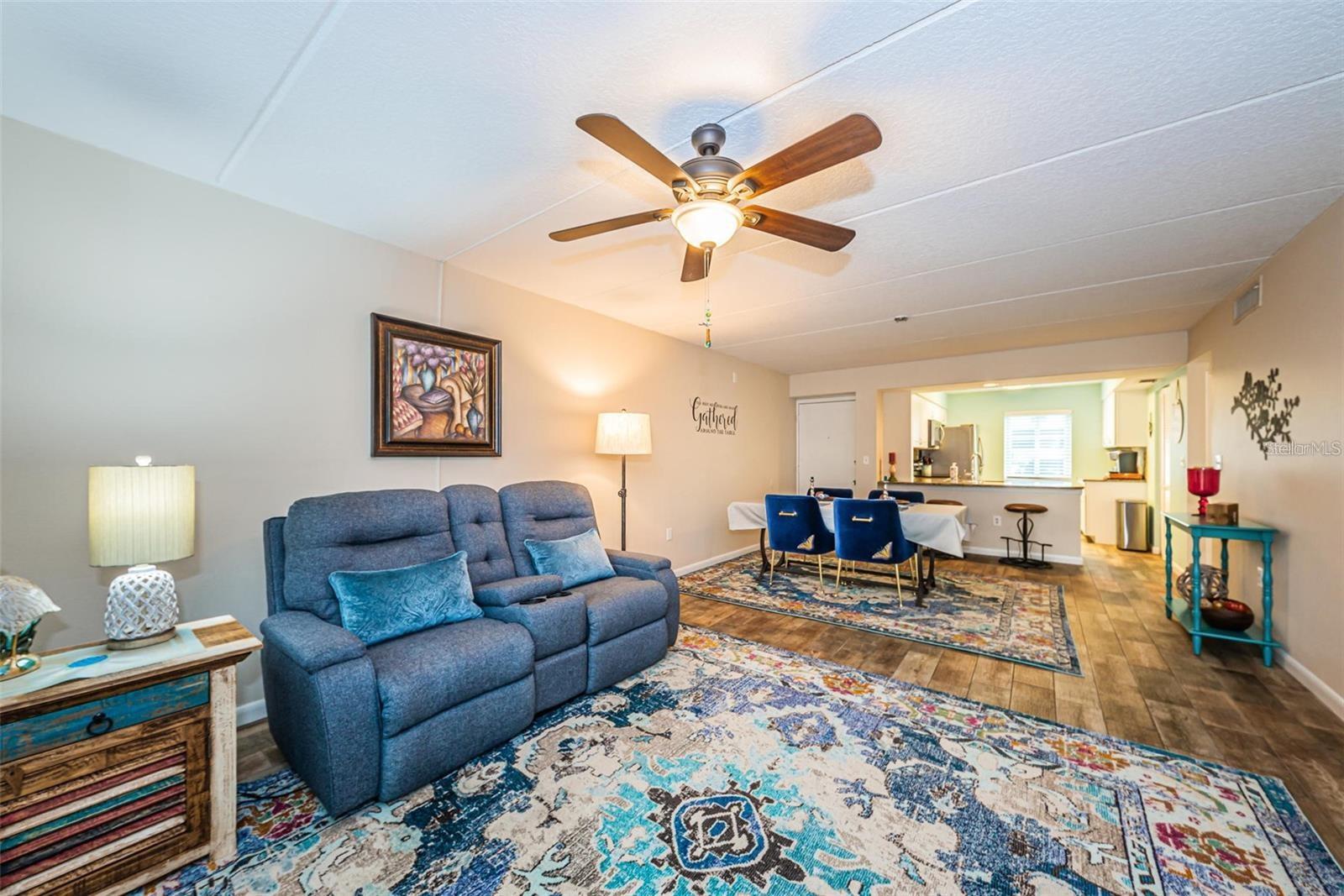 Image 5 of 33 For 217 Palmetto Court 217