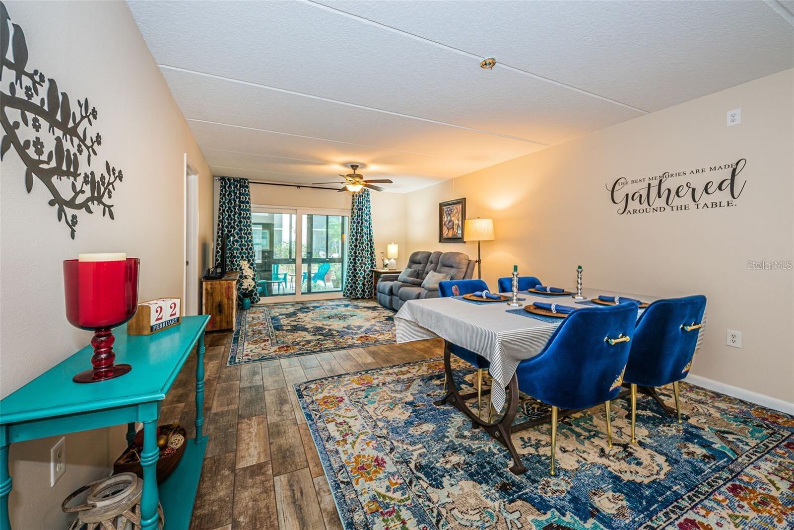 Image 6 of 33 For 217 Palmetto Court 217