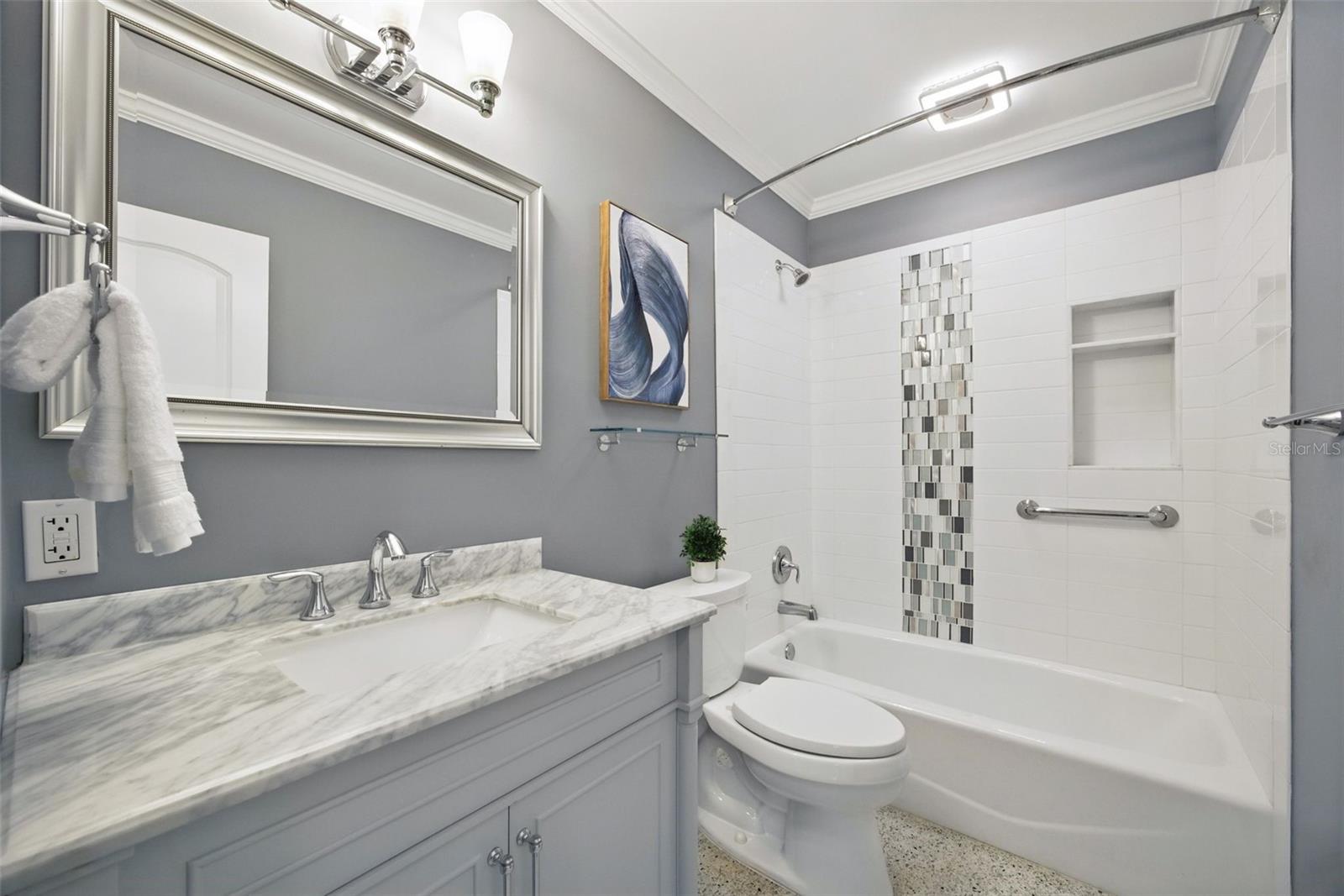 Listing photo id 20 for 301 62nd Avenue S